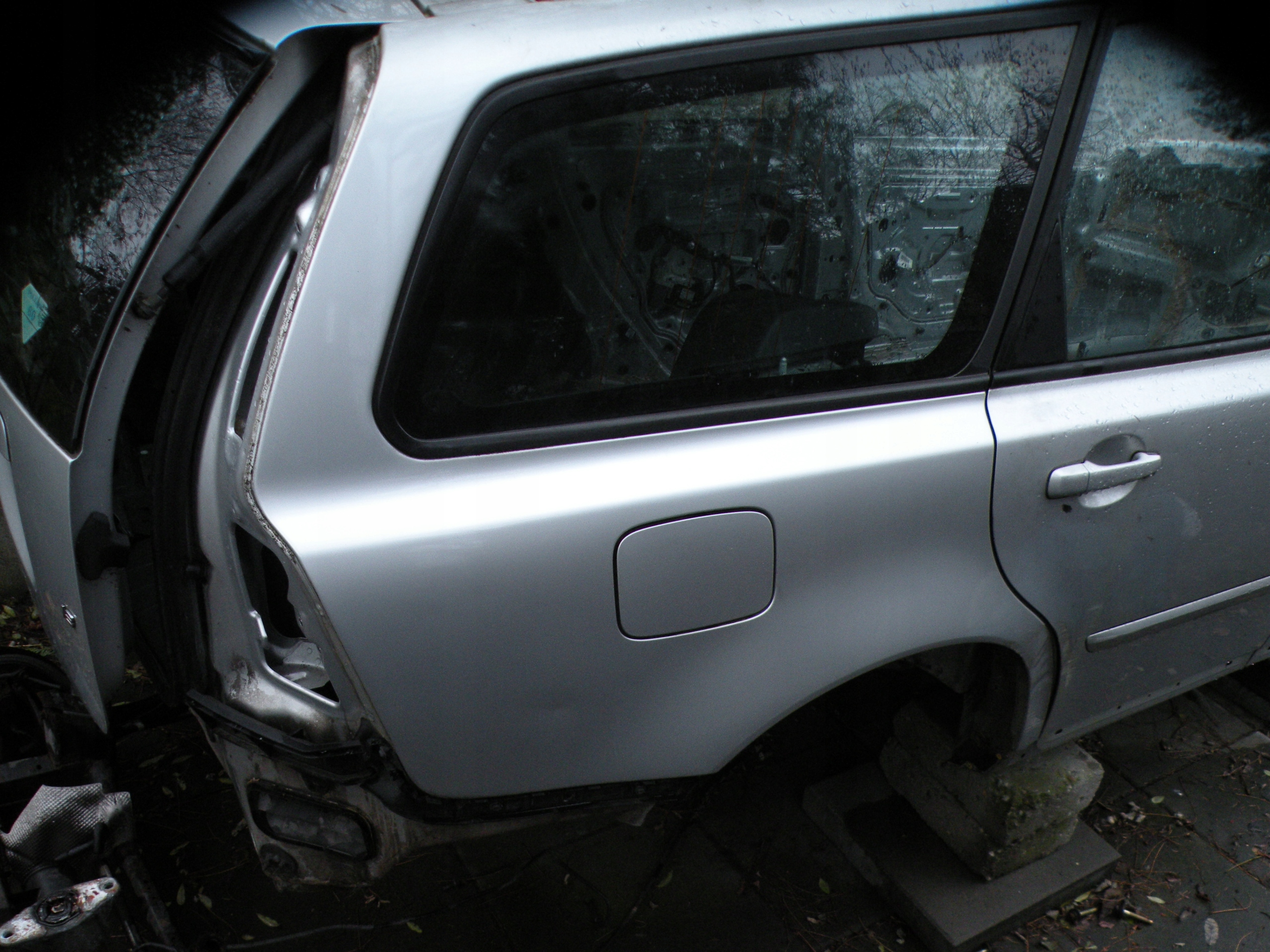 Volvo V50 04-12 Крило Четвертина правий зад. 426-26