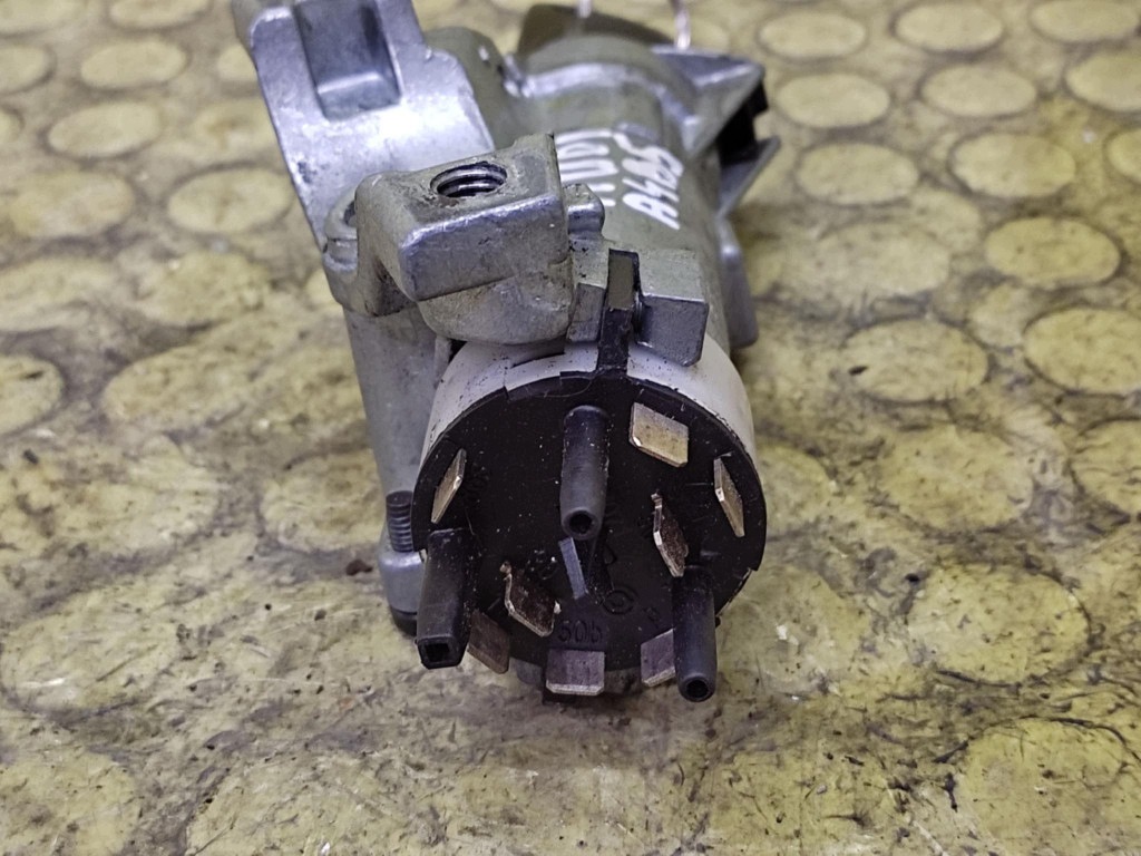 AUDI A4 B5 zapalování klíček 4D0905851