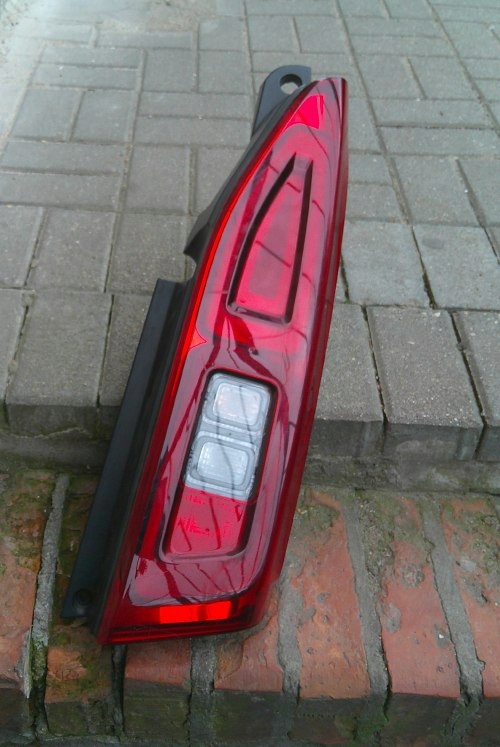 CITROEN BERLINGO IV COMBO E 18r+ PRAWA TYLNA LAMPA ORYGINAŁ