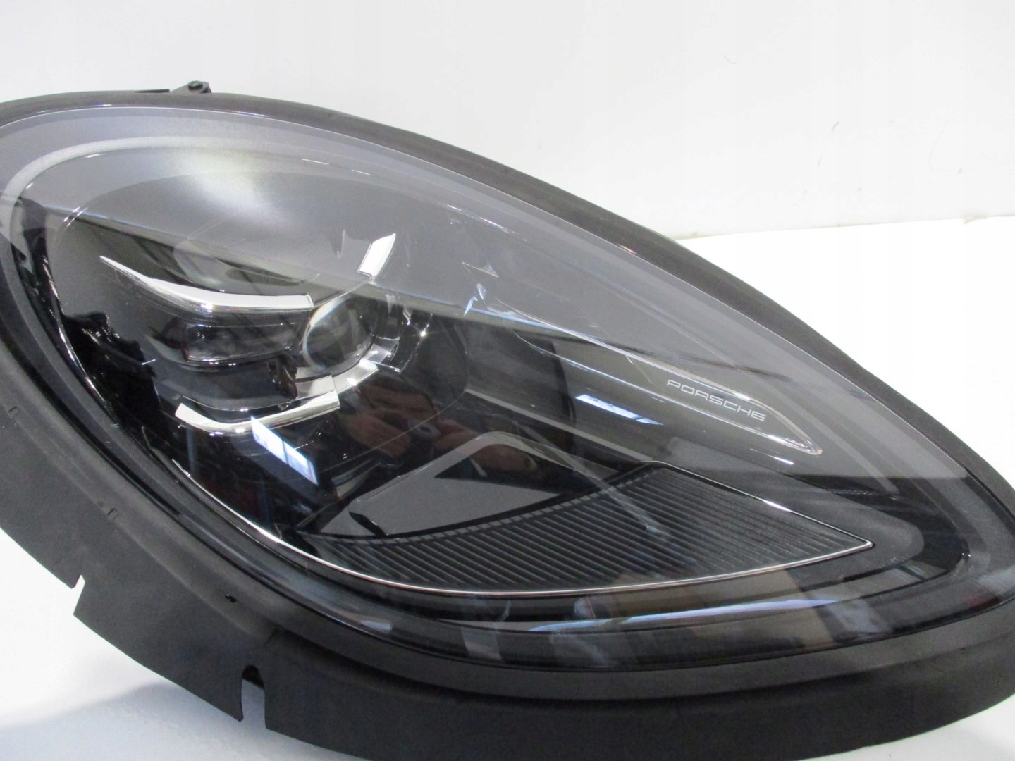 LAMPA PRAWA FULL LED MACAN 95B941016F MATRIX Rodzaj świateł mijania LED