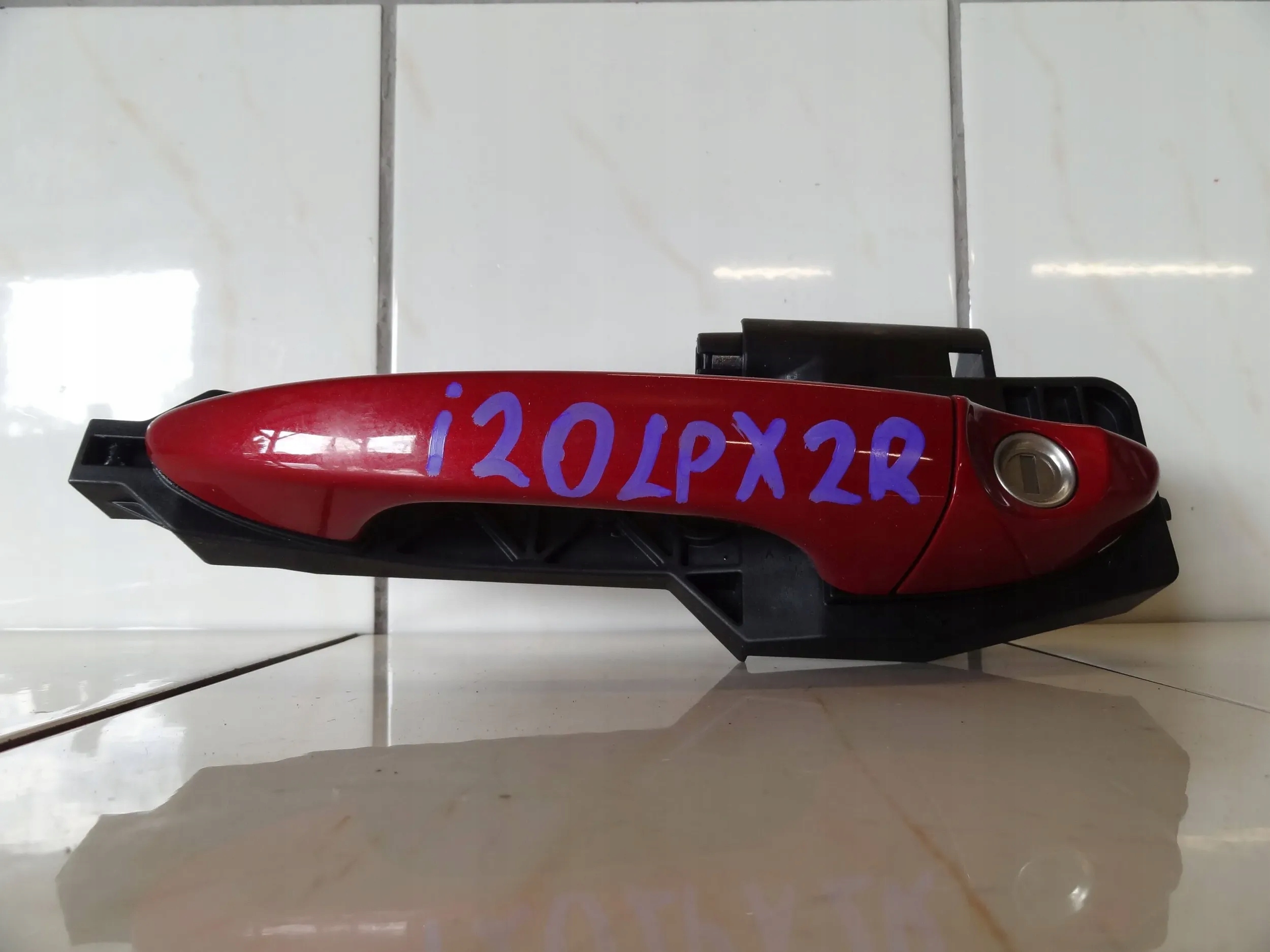 HYUNDAI I20 II 18 HB 5D KLAMKA ZEWNĘTRZNA LEWY PRZÓD PRZEDNIA XR2