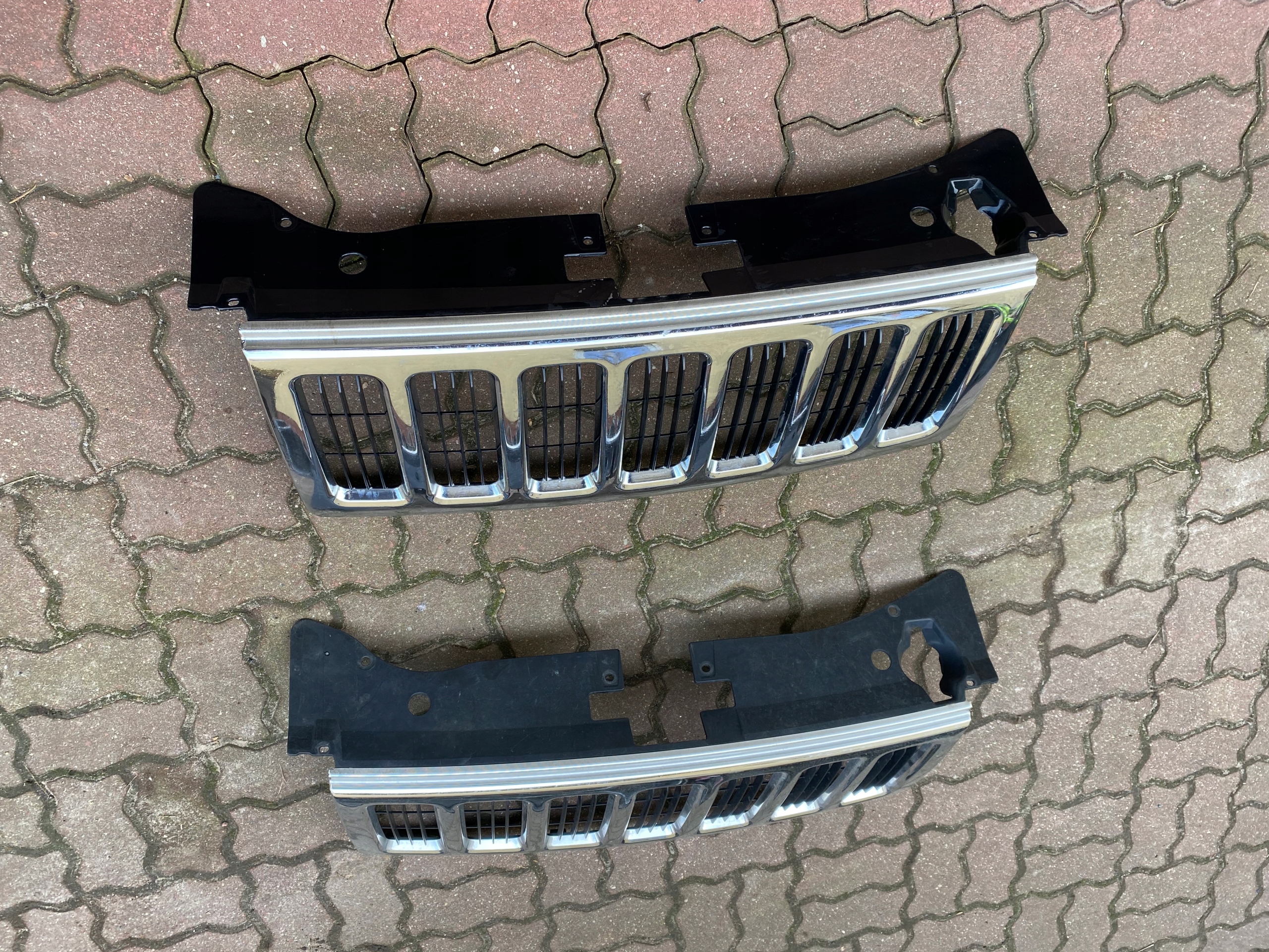 Jeep Commander WH Kühlergrill FRONTGRILL Kühlergitter 5JR62TRMAC - Thumbnail 3