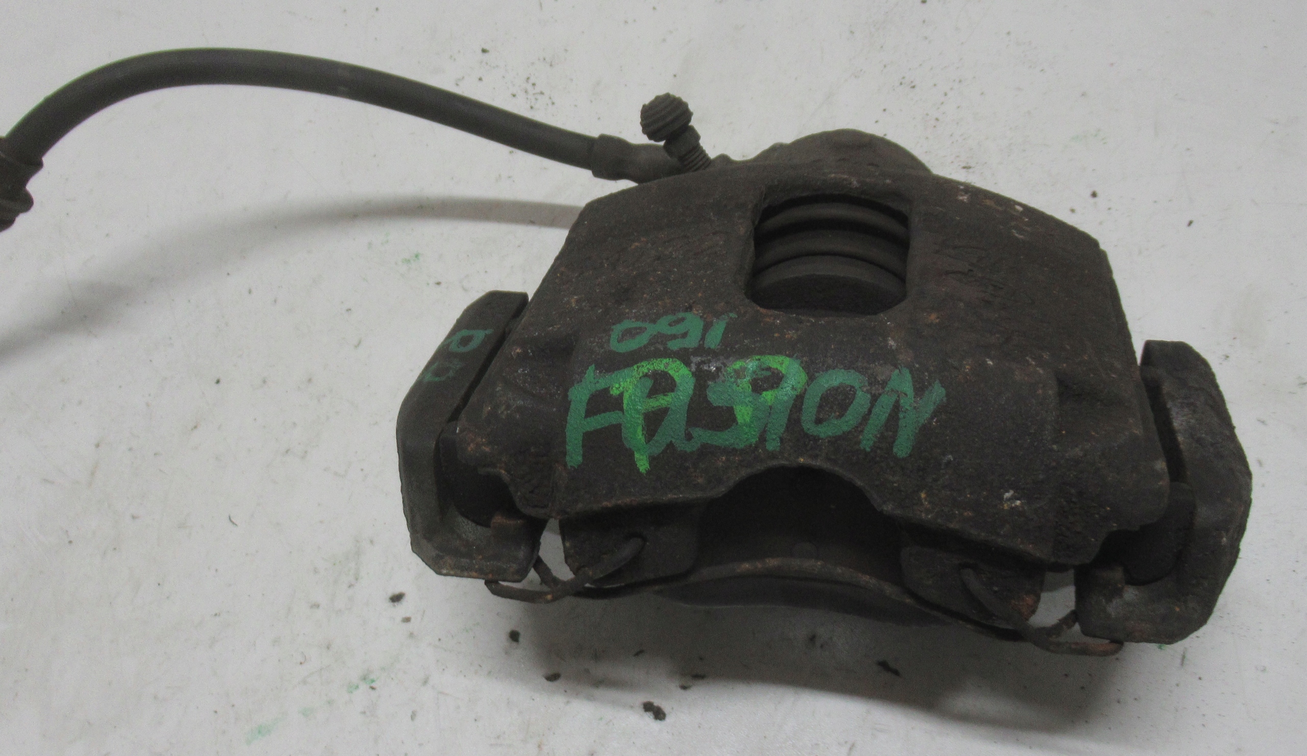 FORD FUSION 1.6 TDCI 09R caliper right front