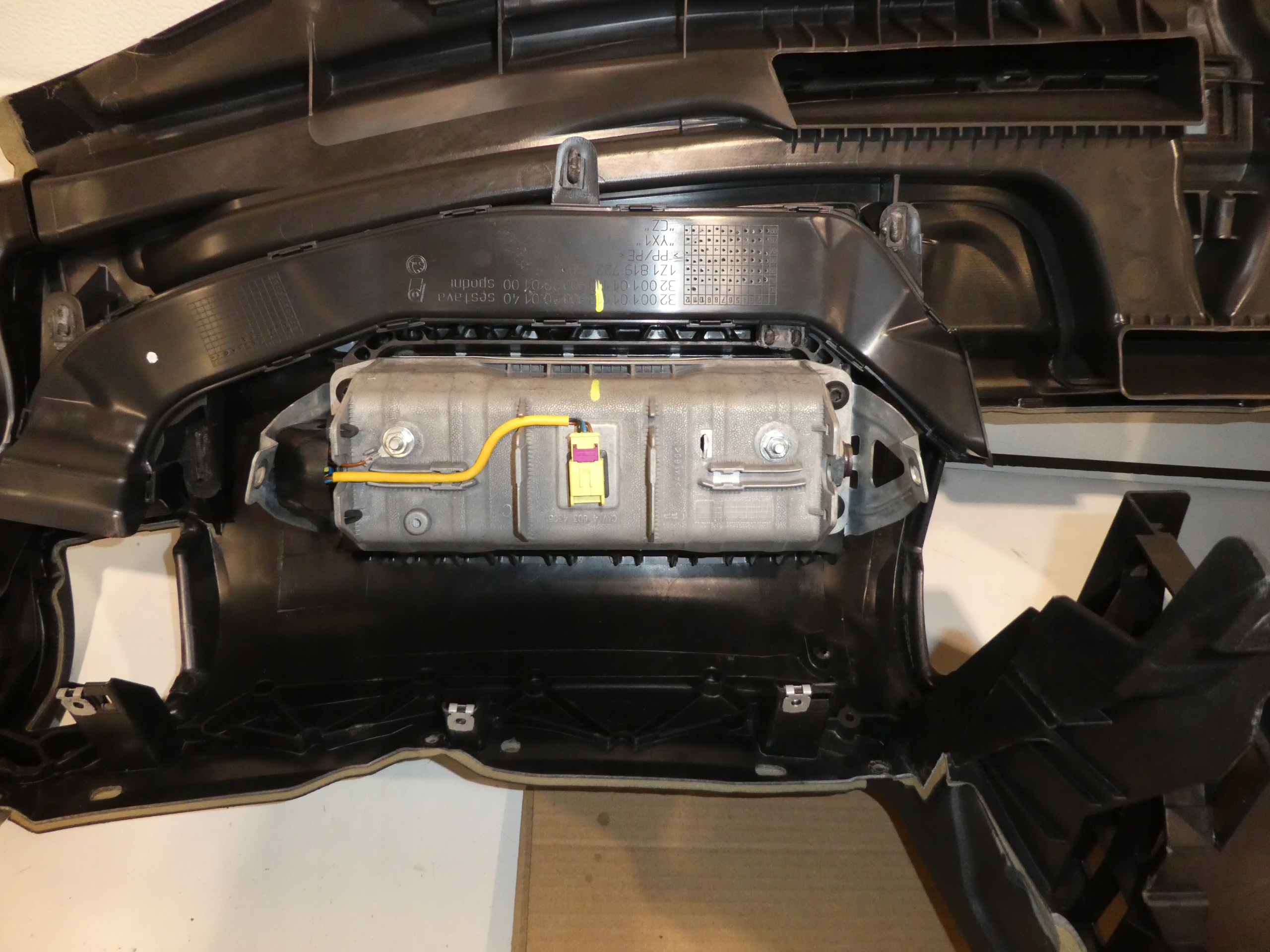 SKODA OCTAVIA II LIFT dashboard console airbag tension belts