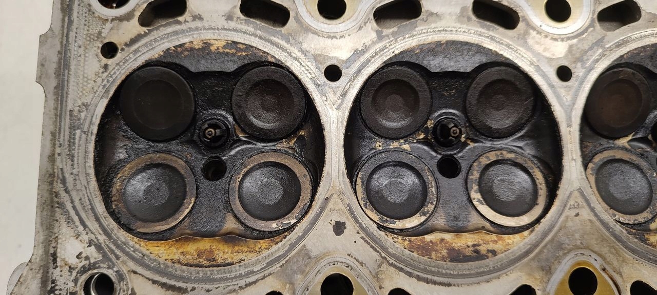 head. of the engine BMW E90 2,0i