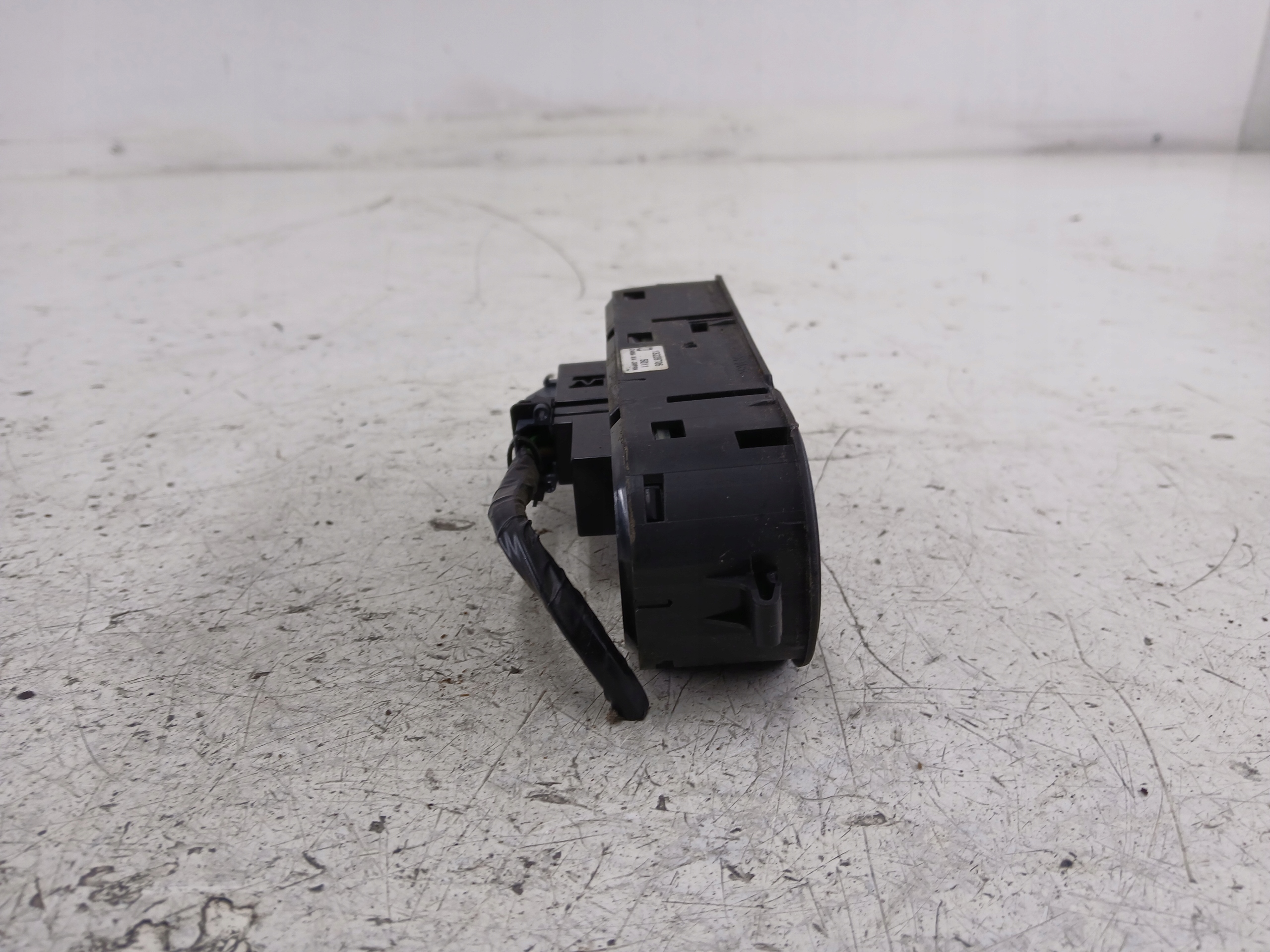 OPEL ASTRA III H ZAFIRA B PANEL okna levý předek 13228706