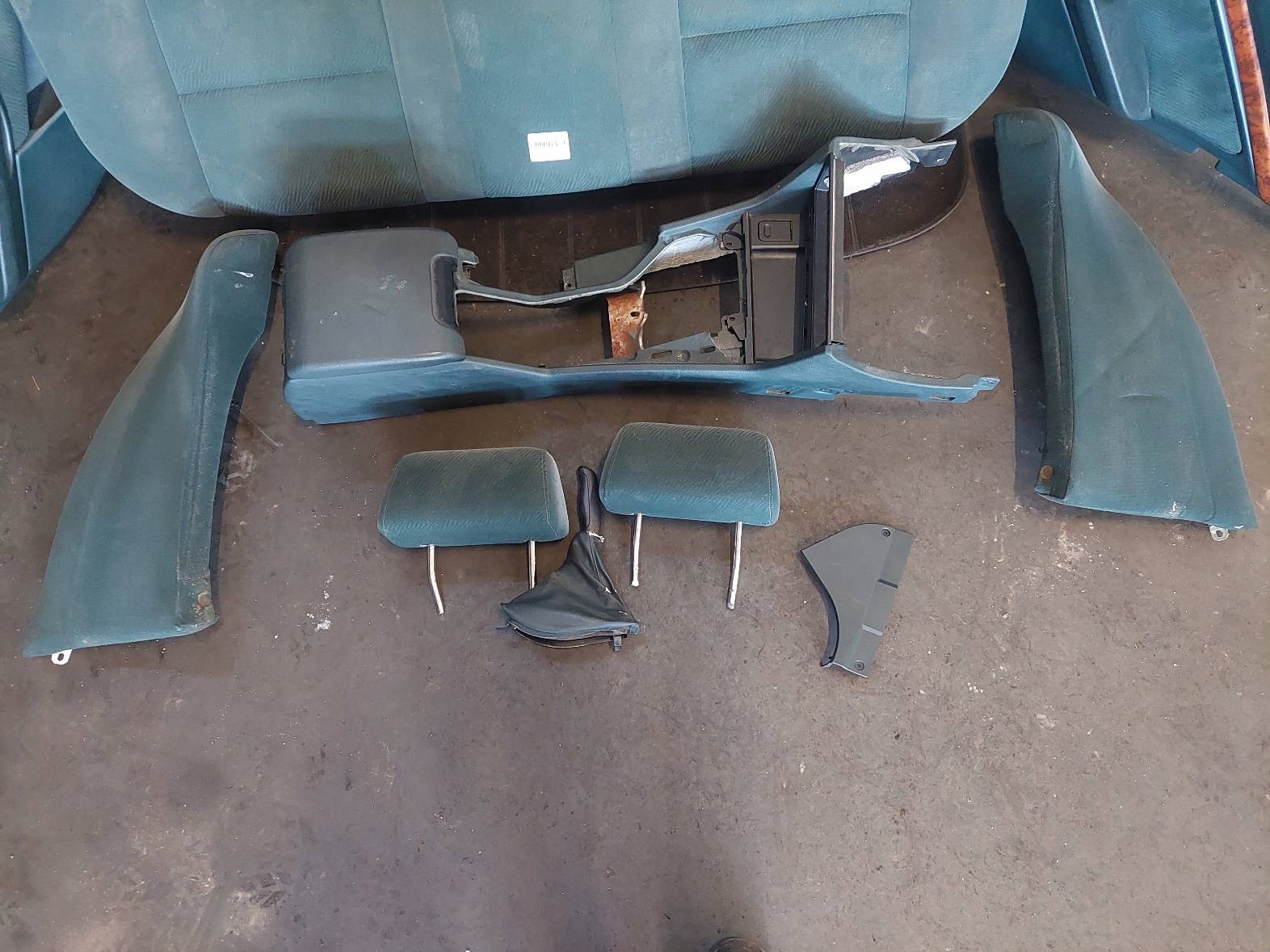 seats KOMPLET left right seat rear part + side BMW E39 520i sedan