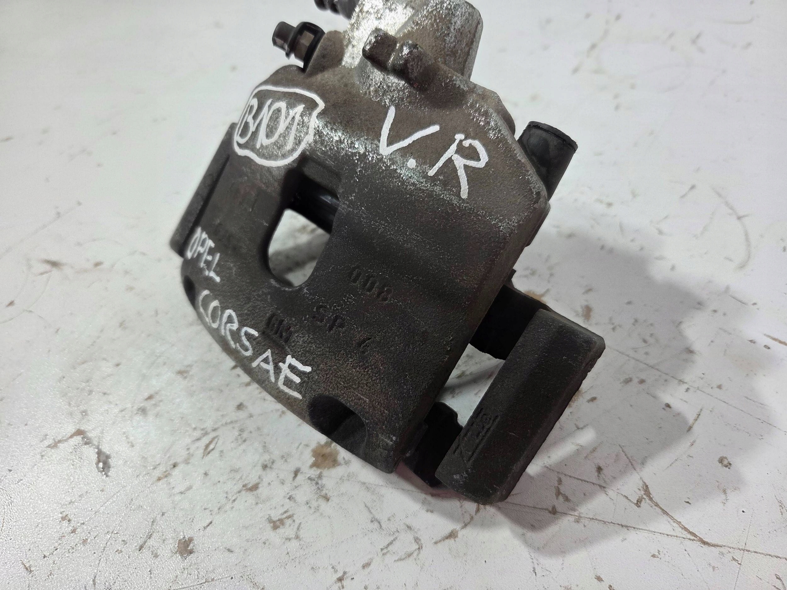 Opel Corsa E caliper brake front right (B101)