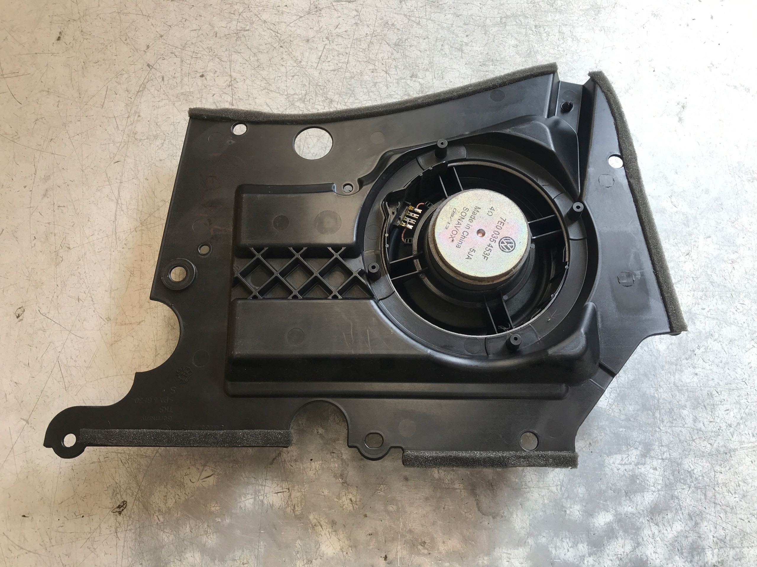 speaker left rear part VW T5 LIFT CALIFORNIA 7E0035241E
