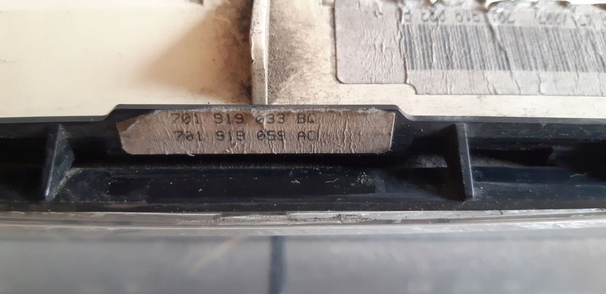 спидометр vw T4 2.4 d 701919033BC