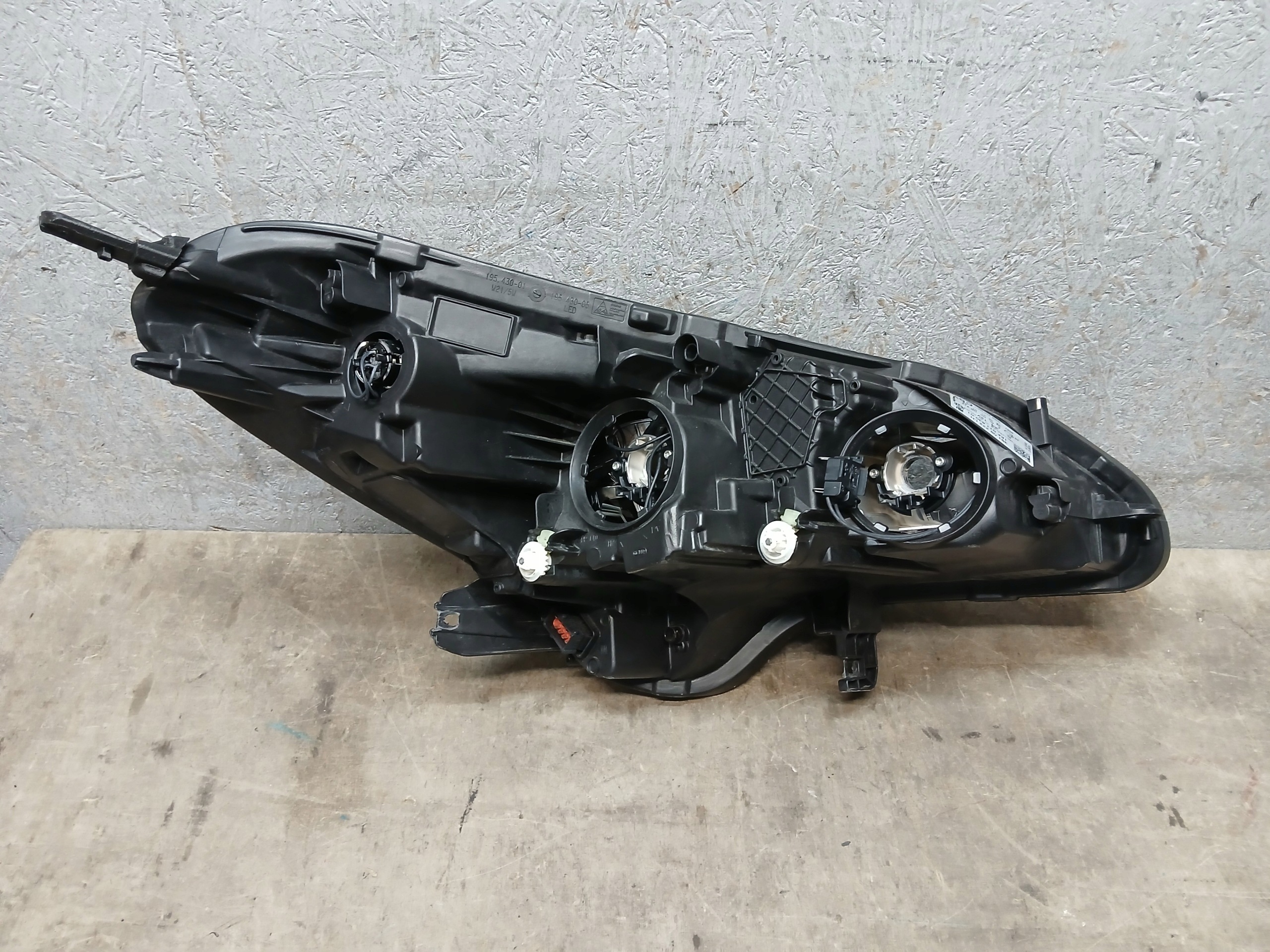 light front left OPEL CORSA E 39108222