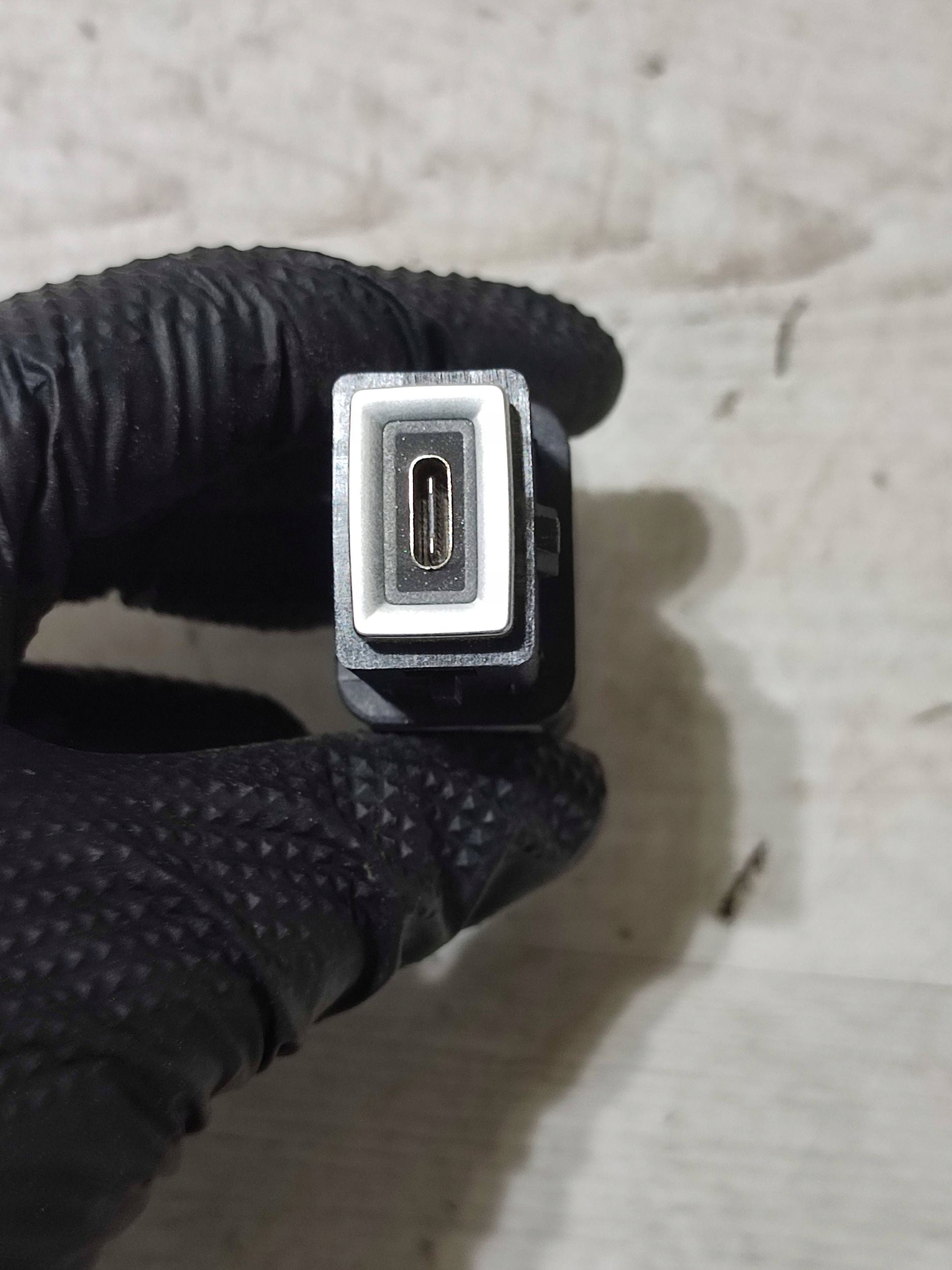 Peugeot 2008 II 2020 adapter zlacze USB