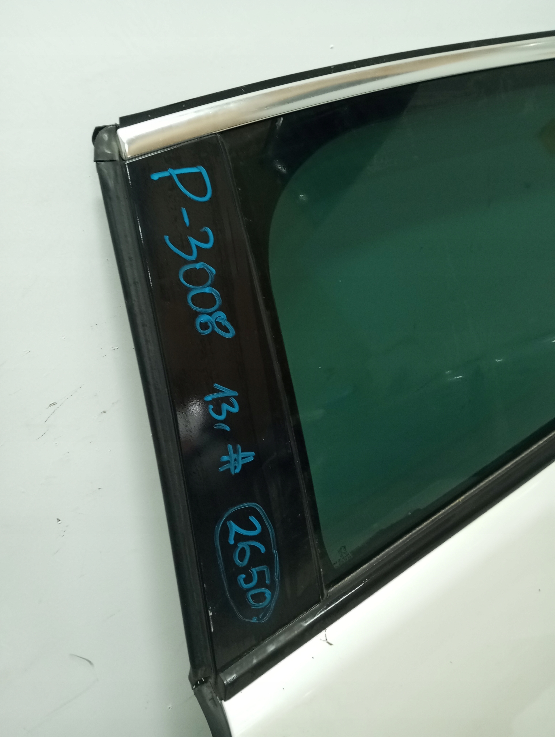 door left rear. PEUGEOT 3008 and 13R