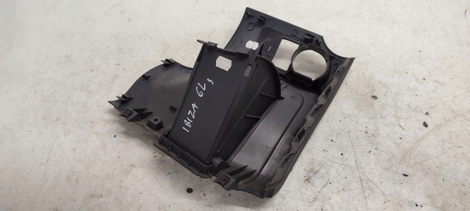 passenger compartment driver´s below steering wheel, Seat Ibiza 6L LIFT 5D 1,9 TDI