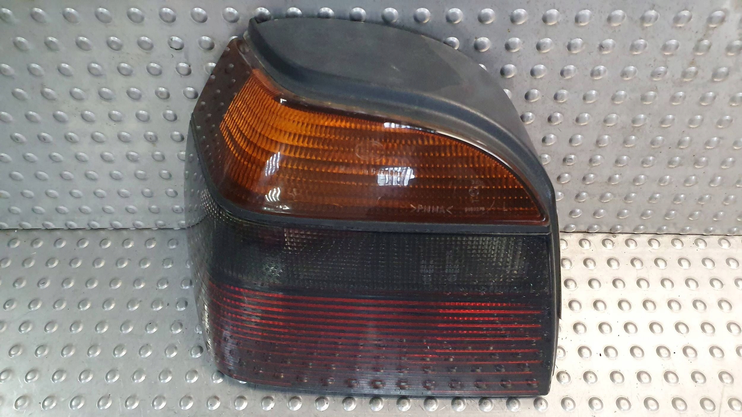 light rear part left VW GOLF III 3 1H6945111B HATCHBACK CIEMNA 91