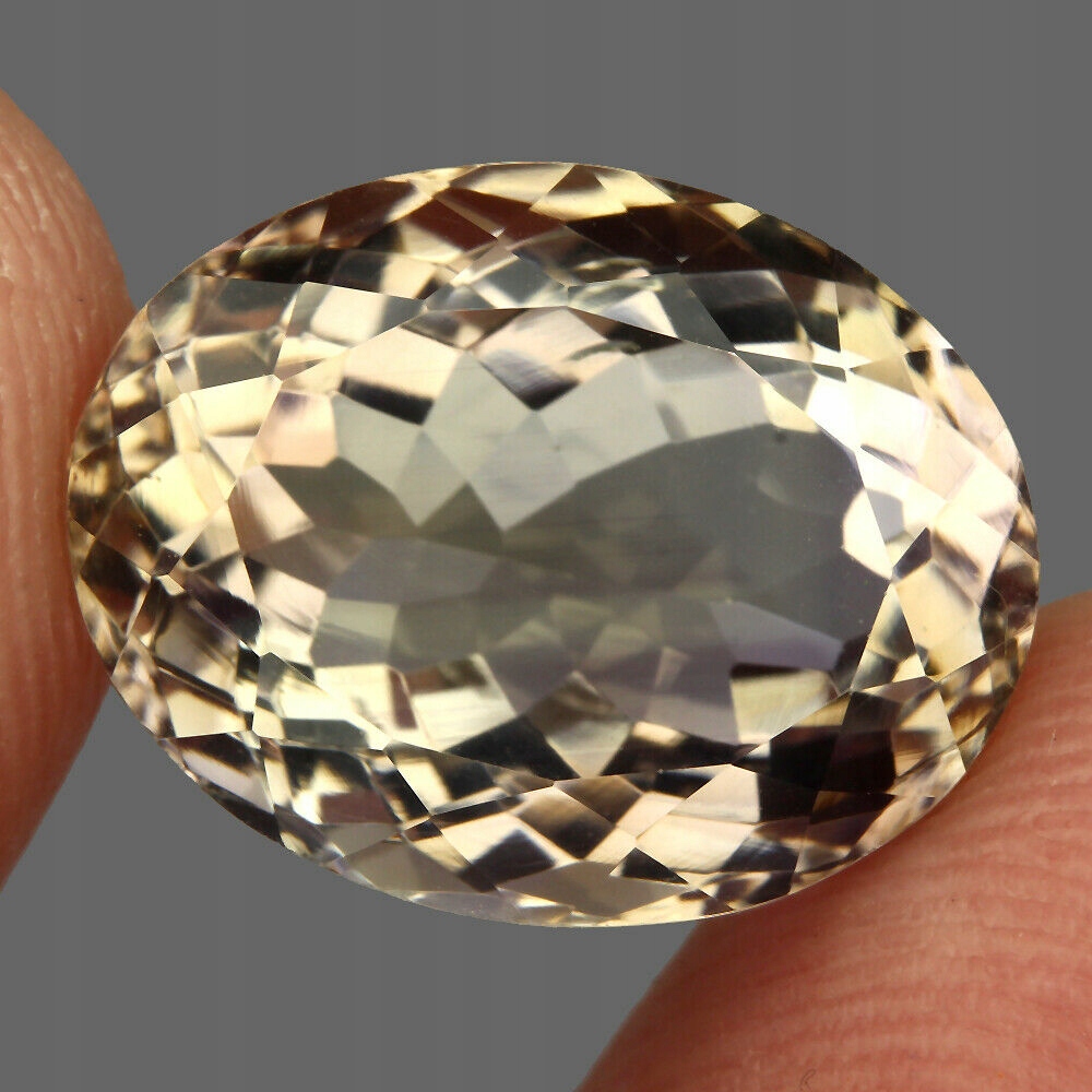 Ametryn přírodní kámen Vvs 10.63ct