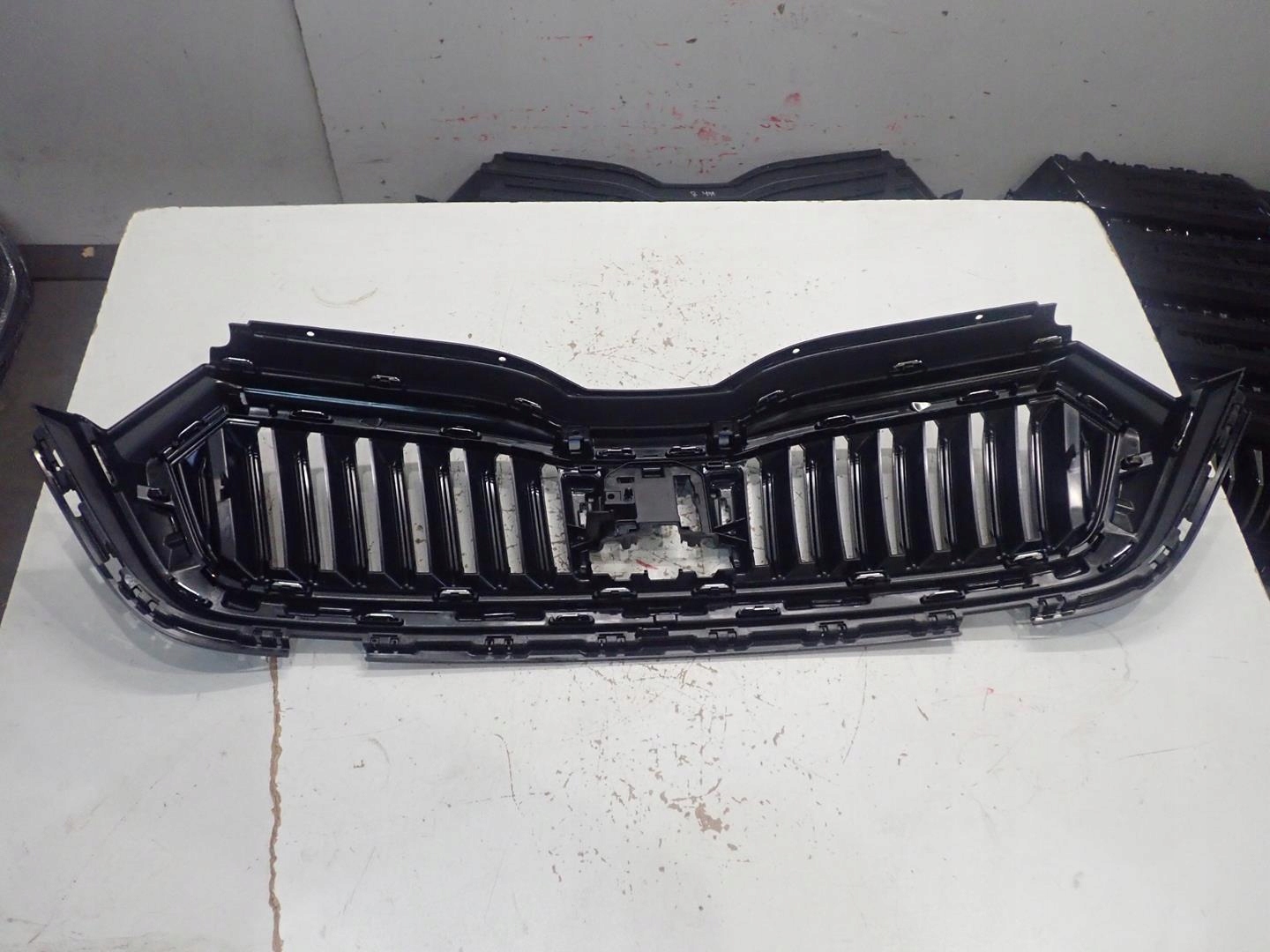 GRILL SKODA OCTAVIA IV 2020- 5E3