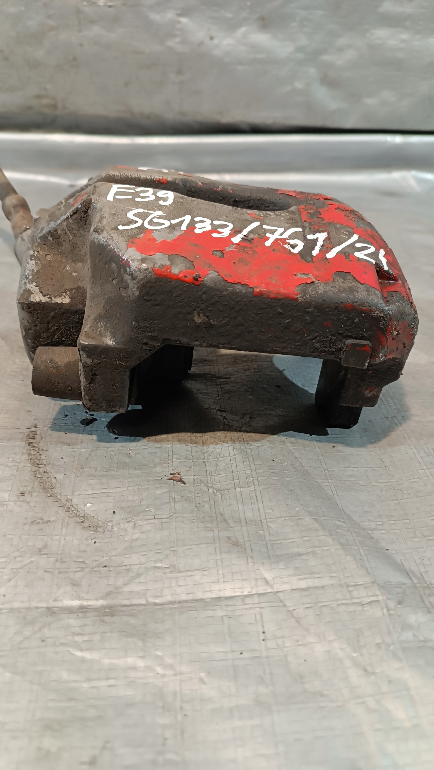 caliper brake right front BMW E39 520i