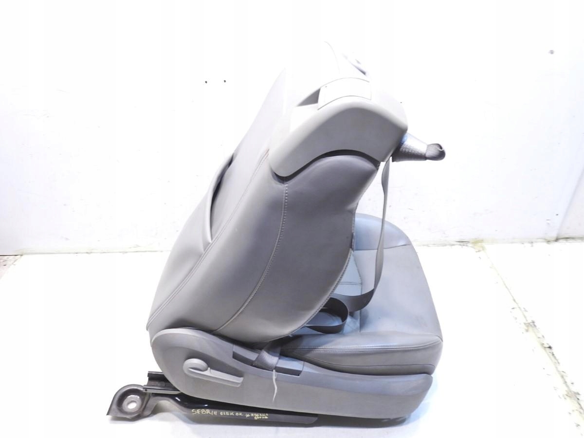 кресло правый передний CHRYSLER SEBRING III кабриолет