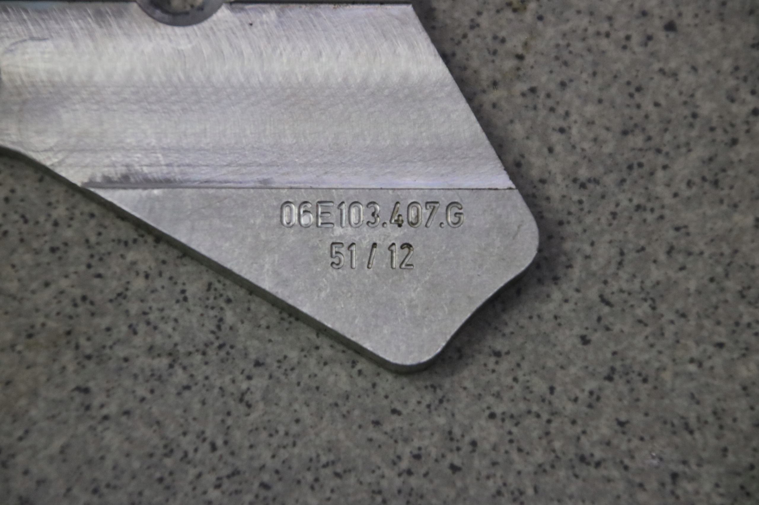 AUDI A8 D4 3,0 TFSI Copri Coperchio WALKA BALANSOWEGO 06E103407G