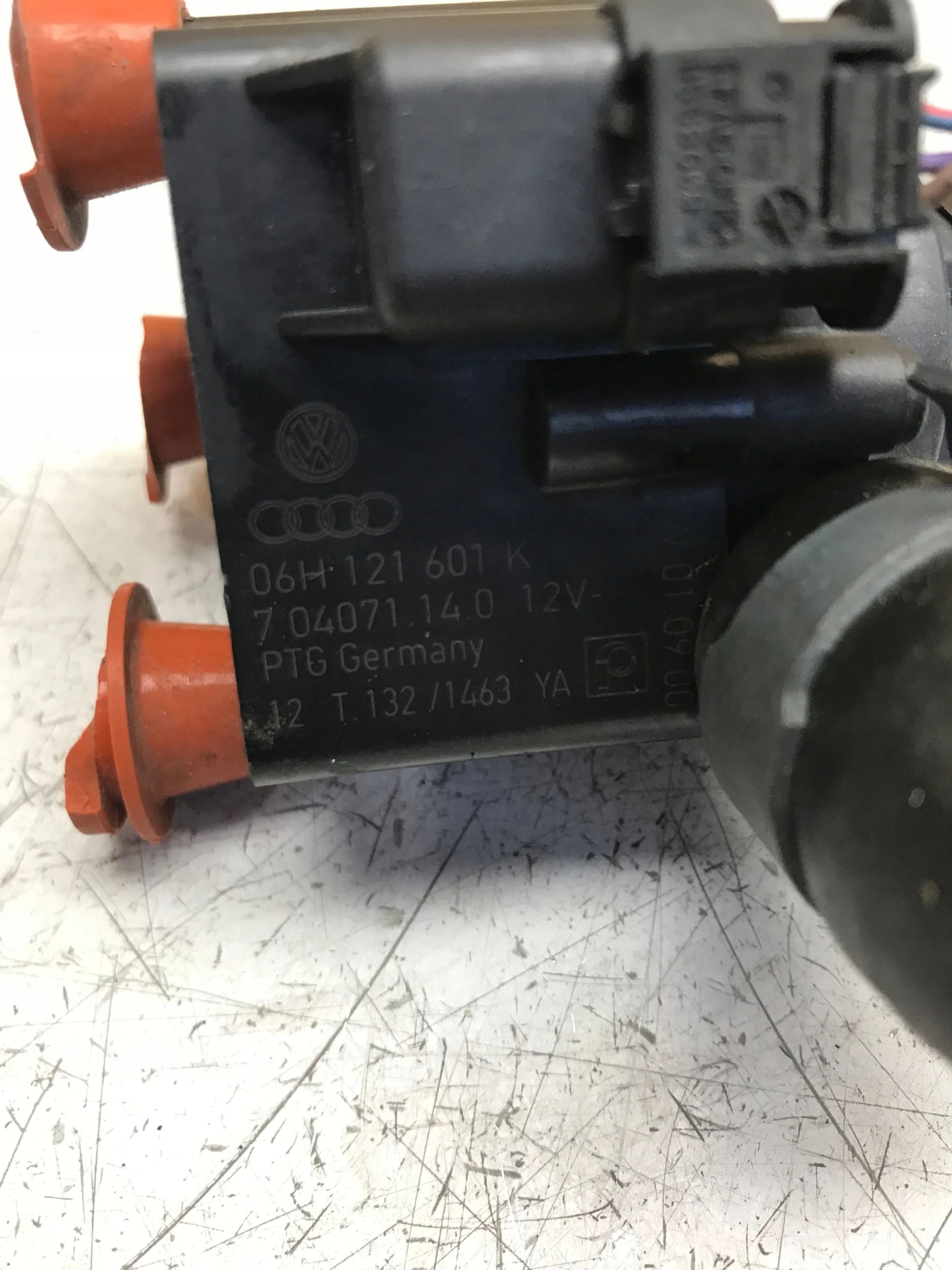 dodatna pumpa vode VW SKODA AUDI 06H121601K