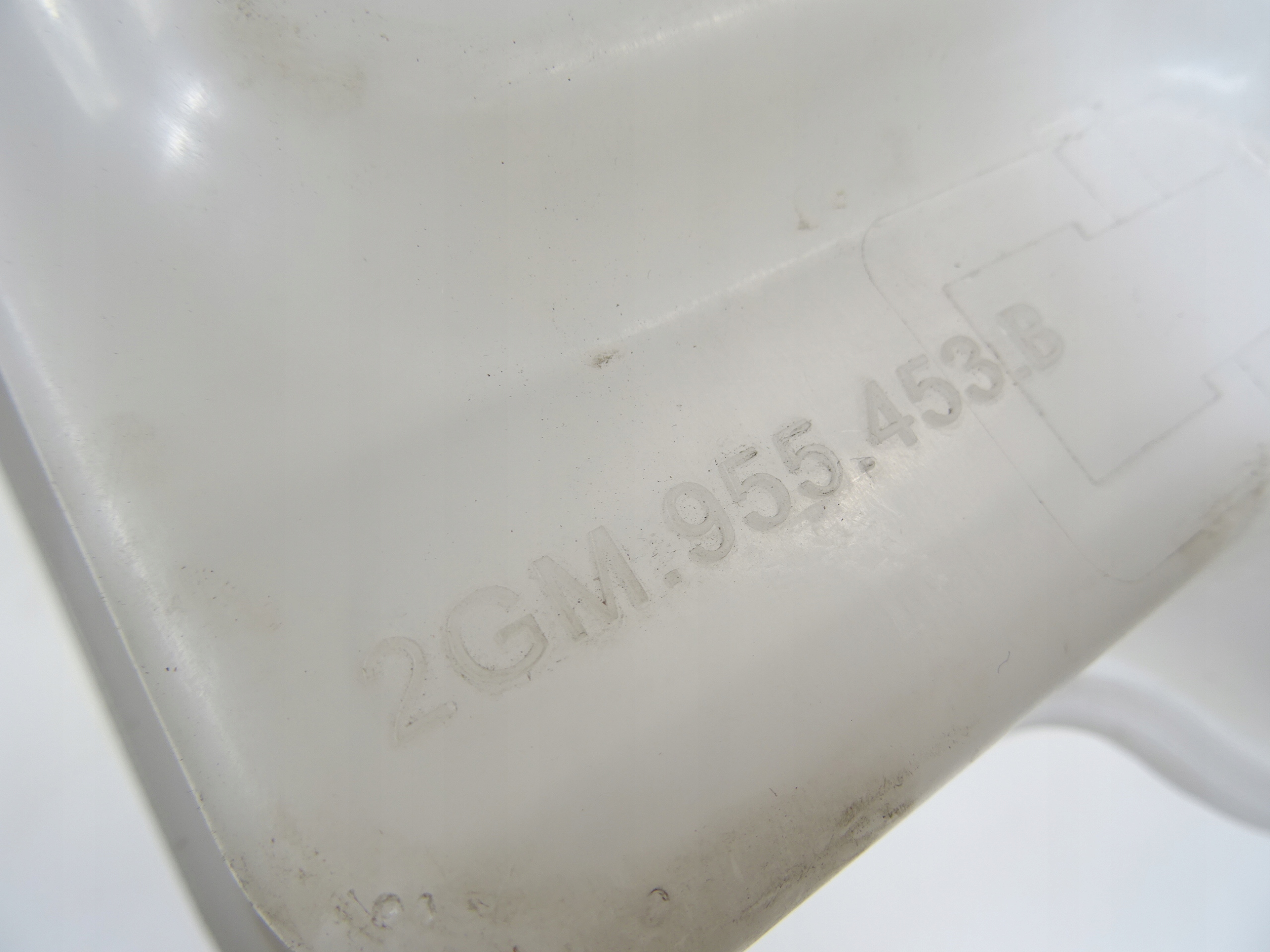 vw бачок омывателя 2GM955448B 2GM955453B оригинал 19-