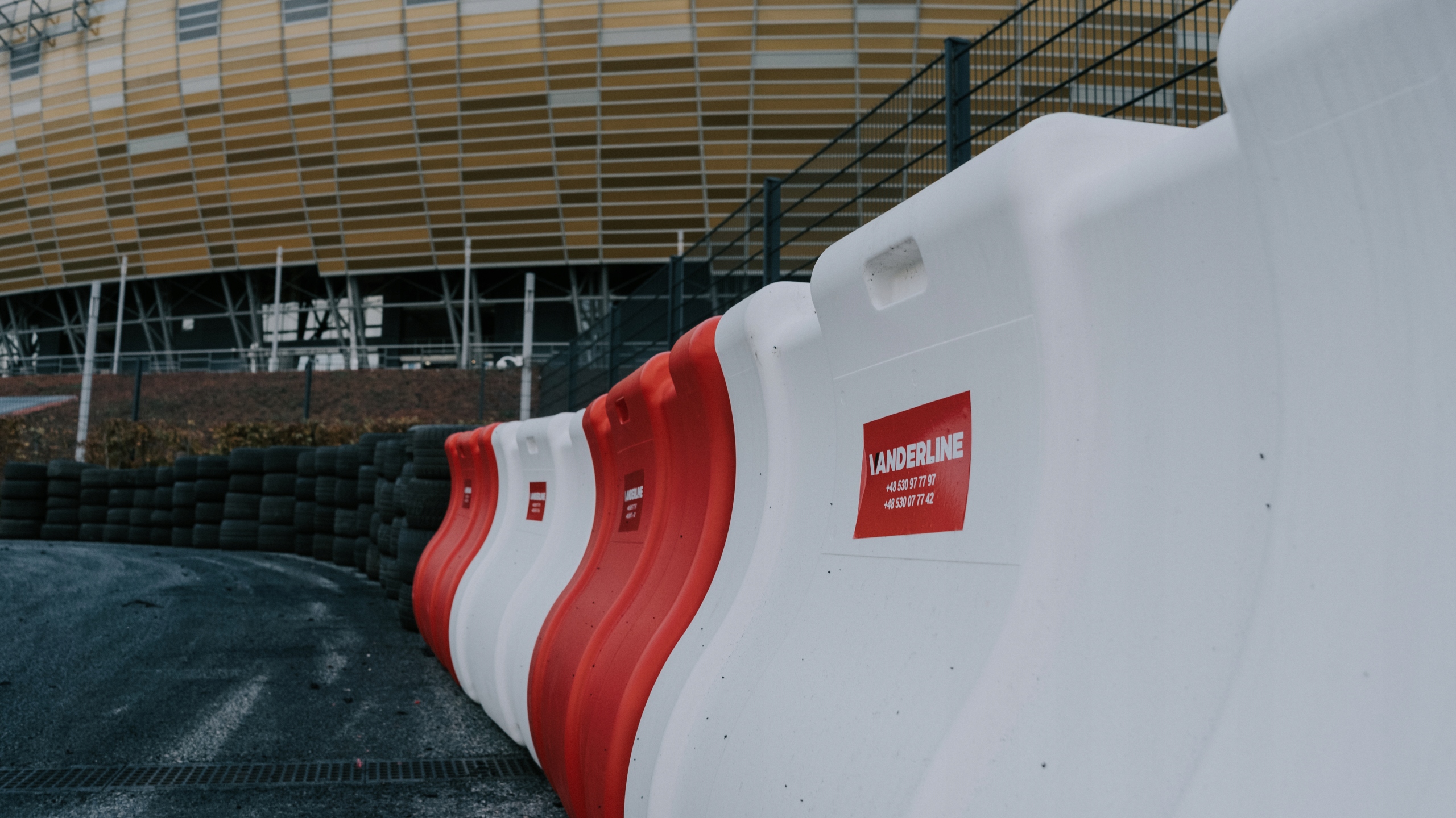 Separator Drogowy TRAXI 800 CZERWONY EAN (GTIN) 5906670751431