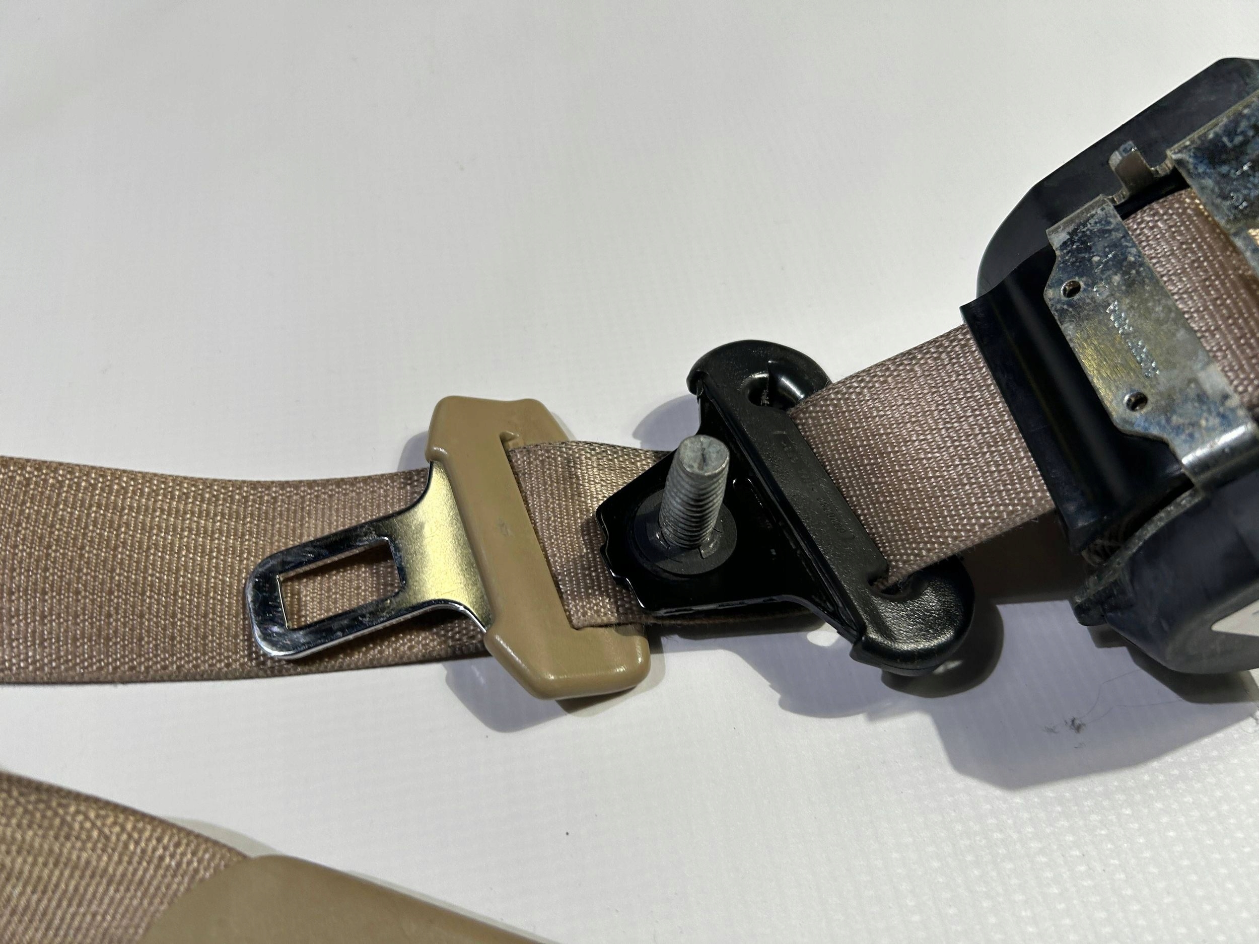 tension belt safety left driver´s Chevrolet Corvette C6 2005