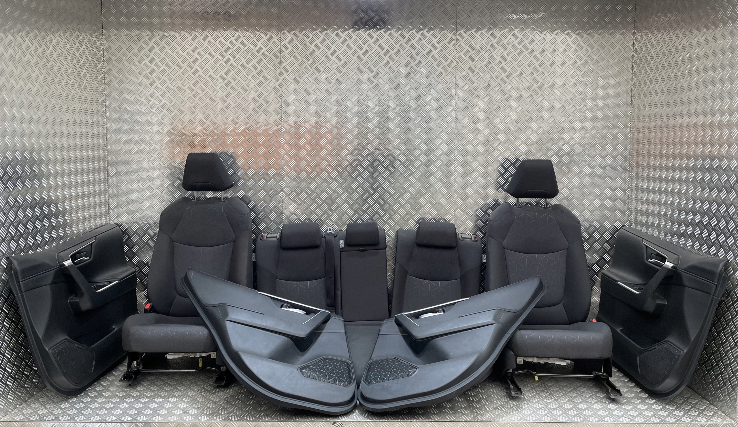 кресла диван бочки Салон TOYOTA RAV4 V европа