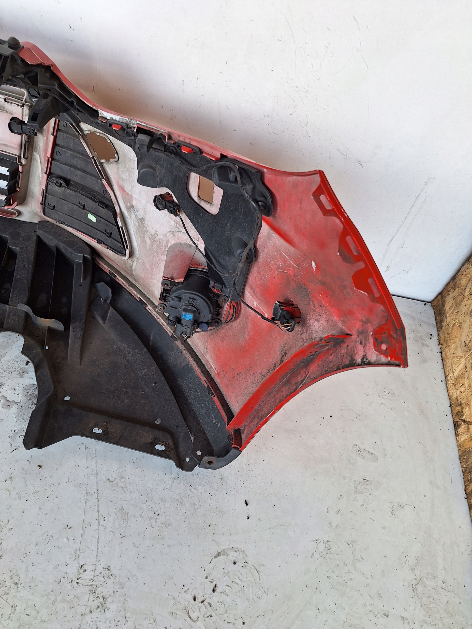 FORD FOCUS MK3 11-14 bumper + PDC + XENON