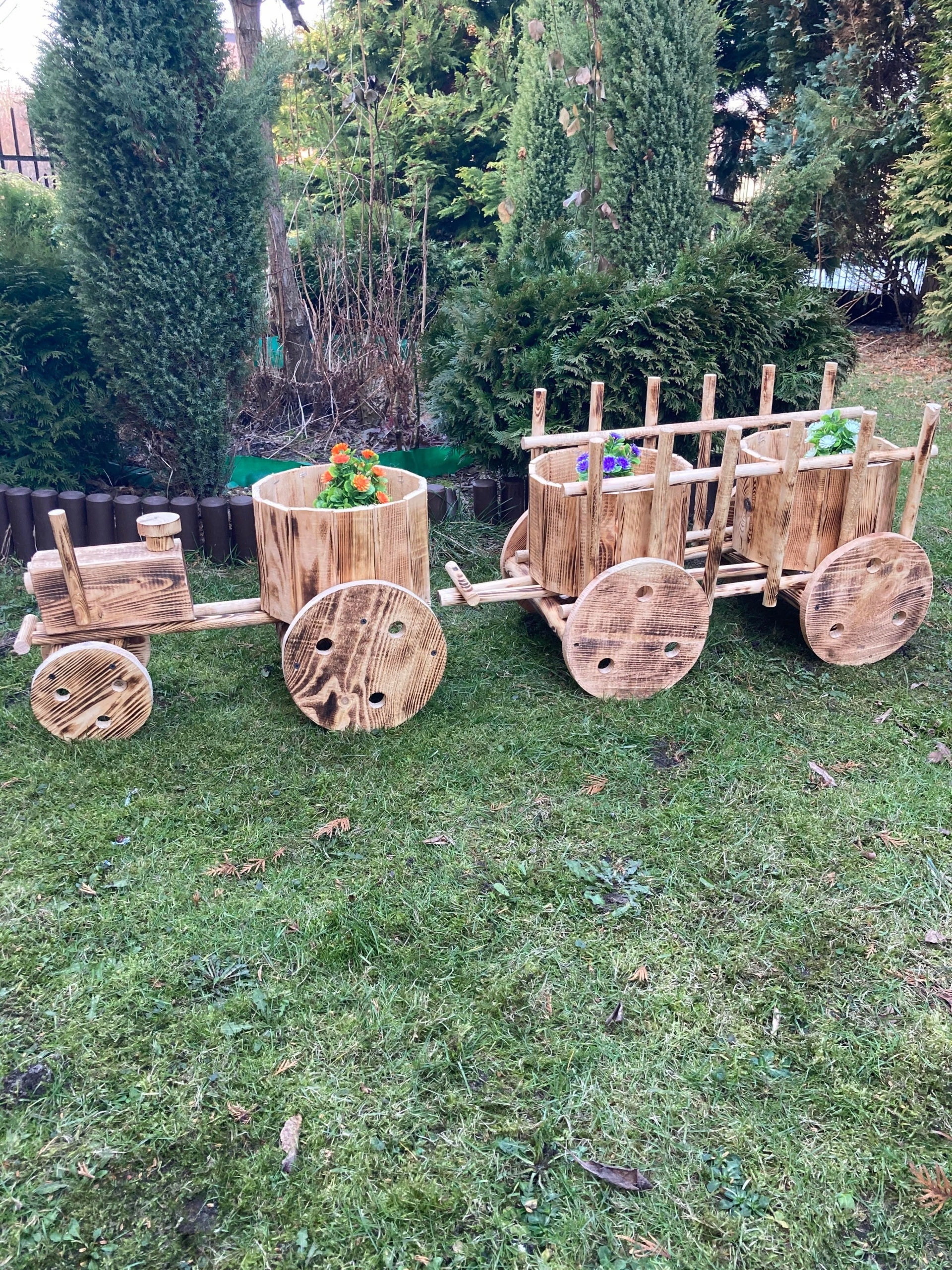 Traktor z wozem z drewna Rodzaj dekoracja