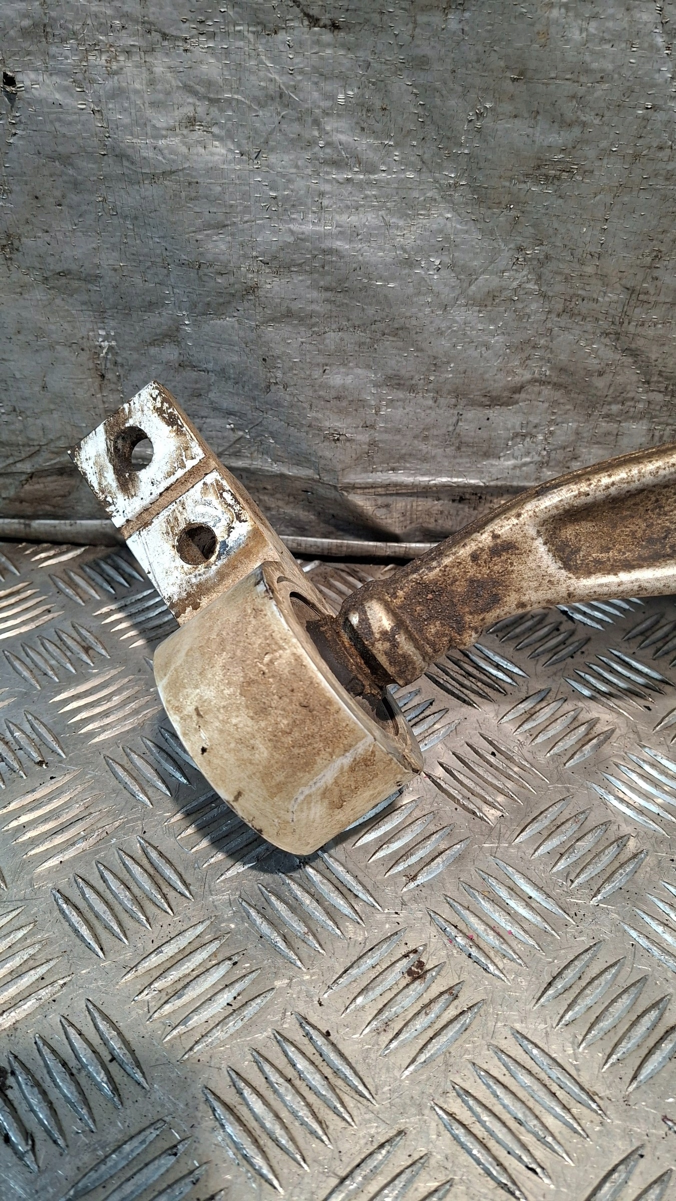 arm right front NISSAN X-TRAIL T30 2.0