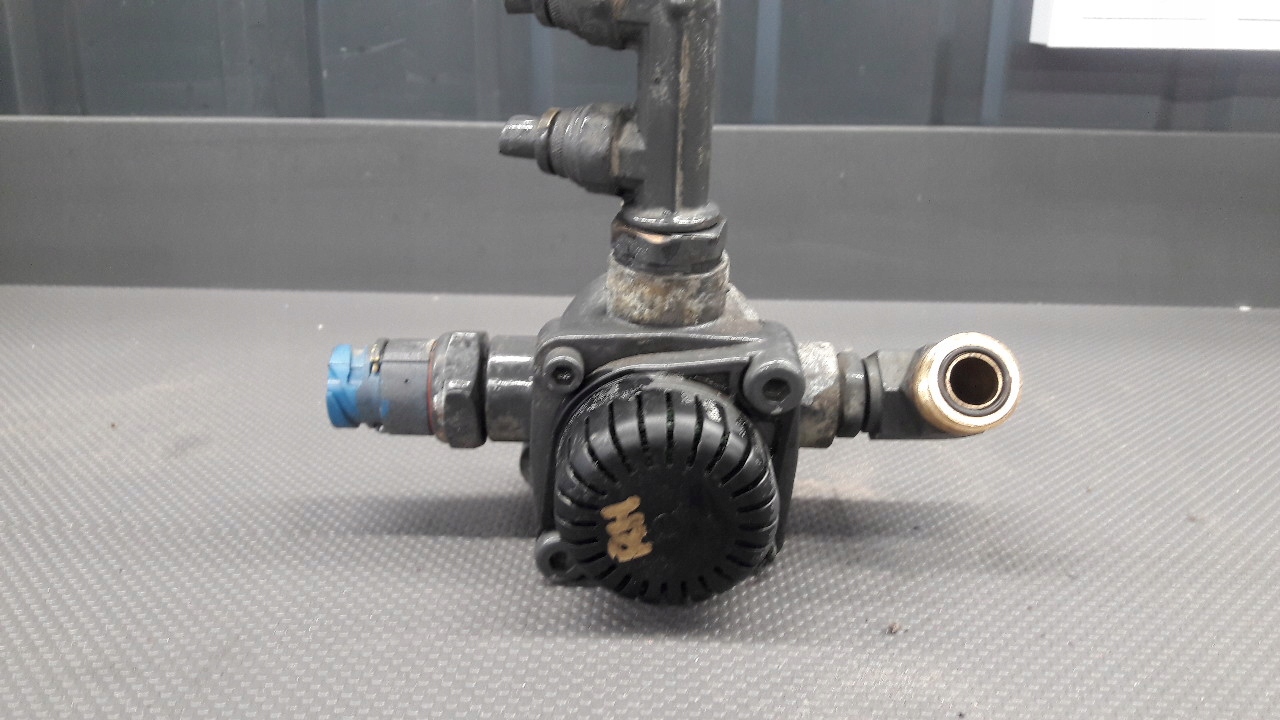 Осушитель воздуха правый задний DAF