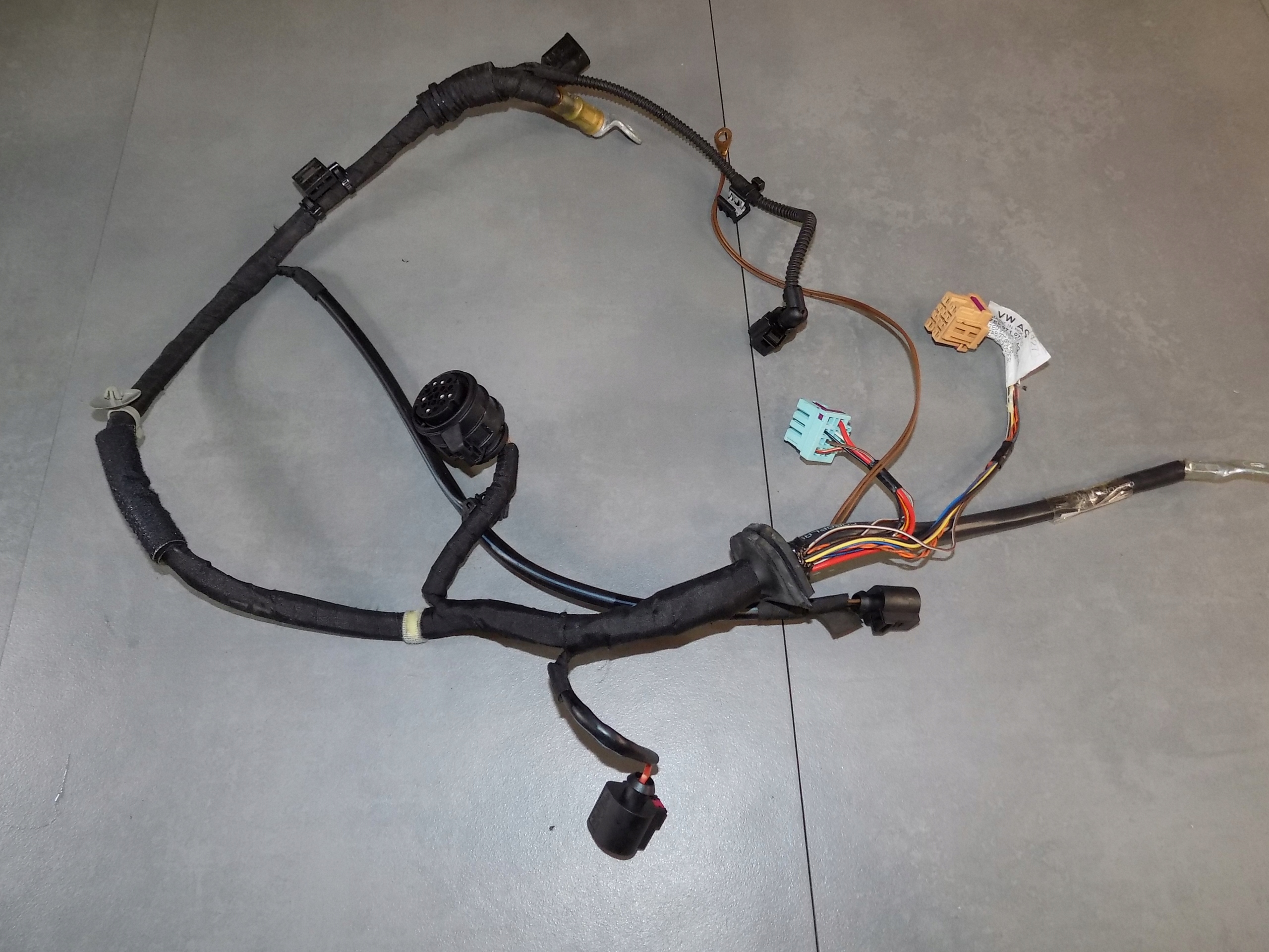 VW T5 LIFT bundle of the engine 7E0819809A