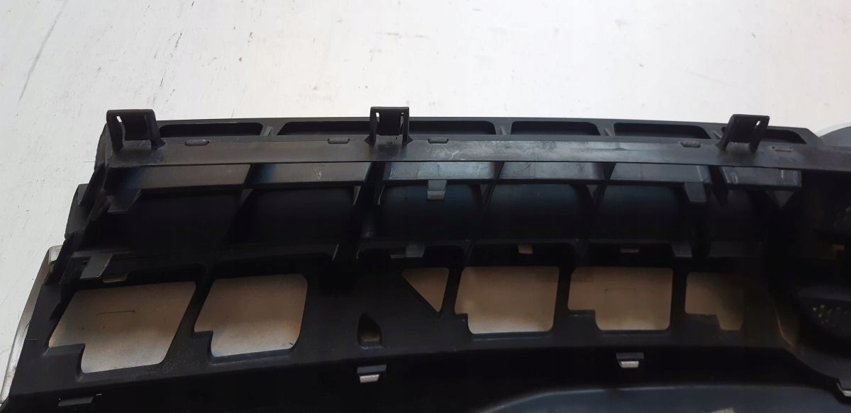 решетка радиатора opel Astra H 2004-2010