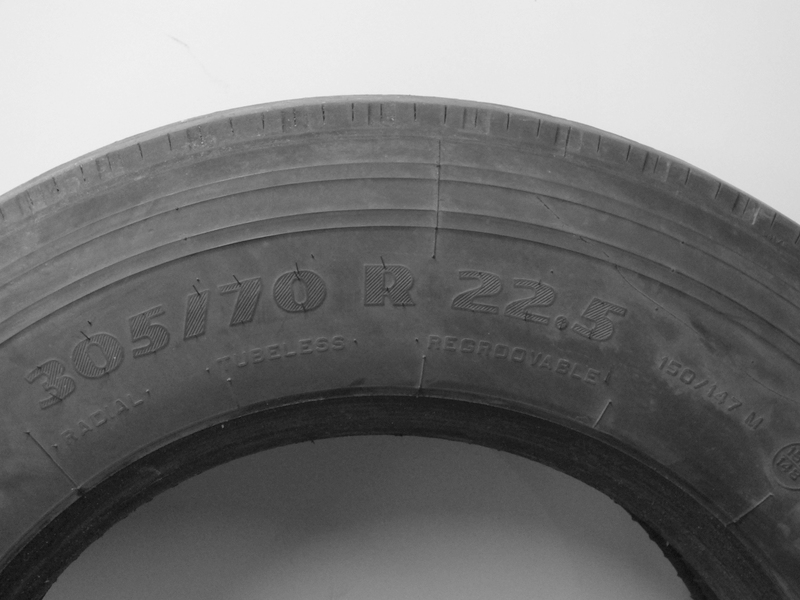 1L 305 / 70R22. 5 Pirelli FH15 150/147m 0204 5,8