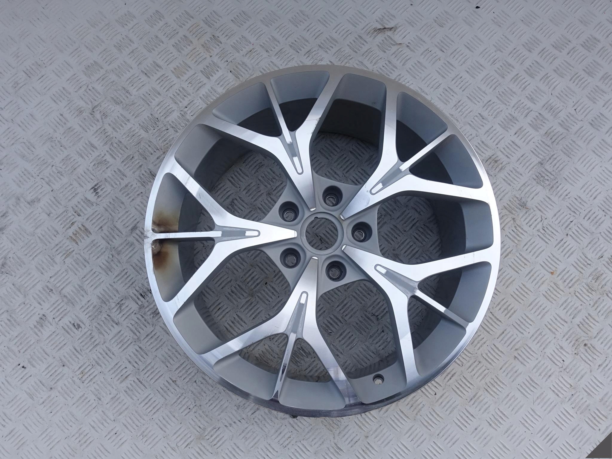 ASTON MARTIN DB11 disk 9Jx20 ET48 5x128
