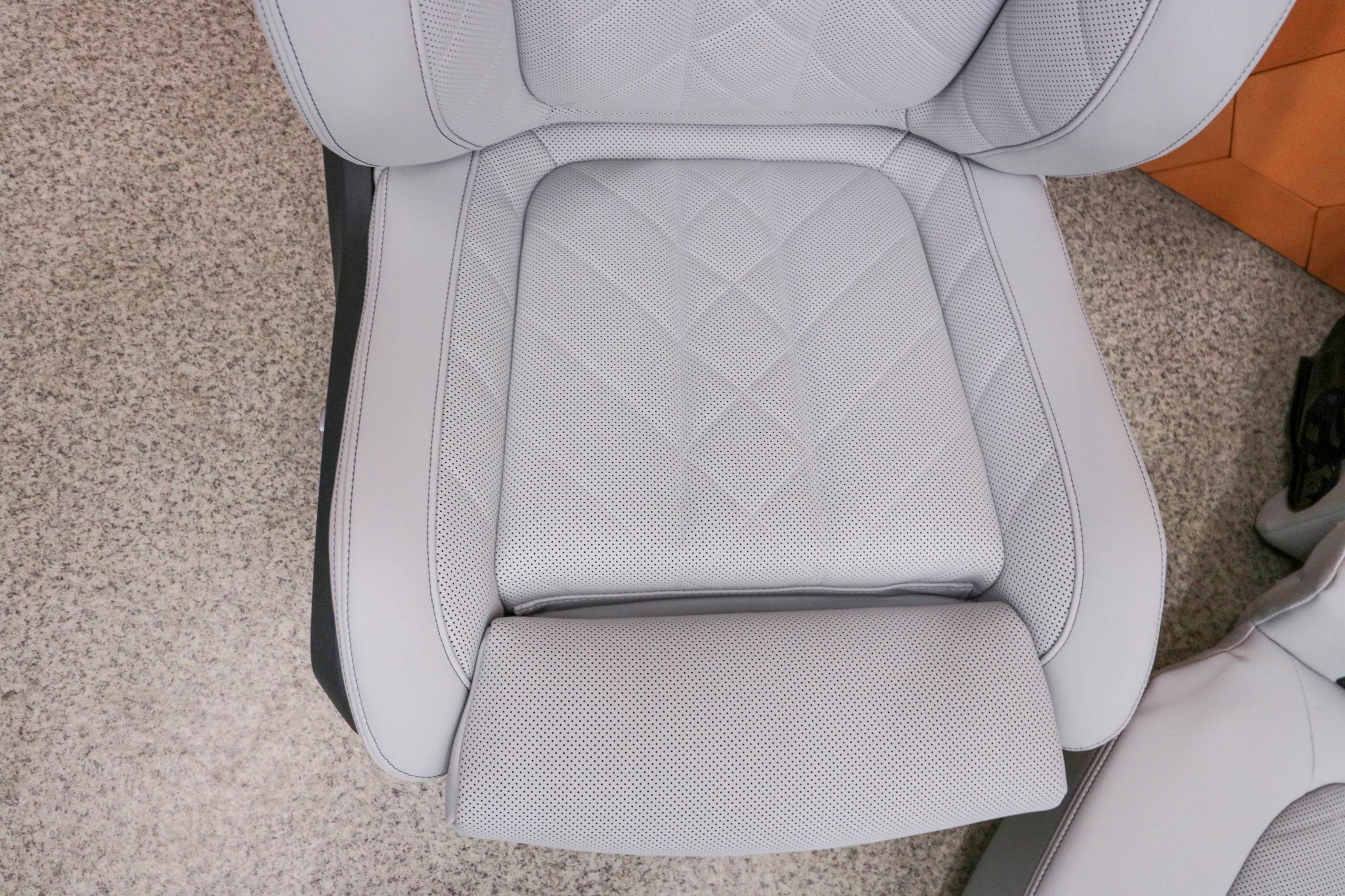 BMW X6 G06 inner seats side leather SENSAFIN SILVERSTONE