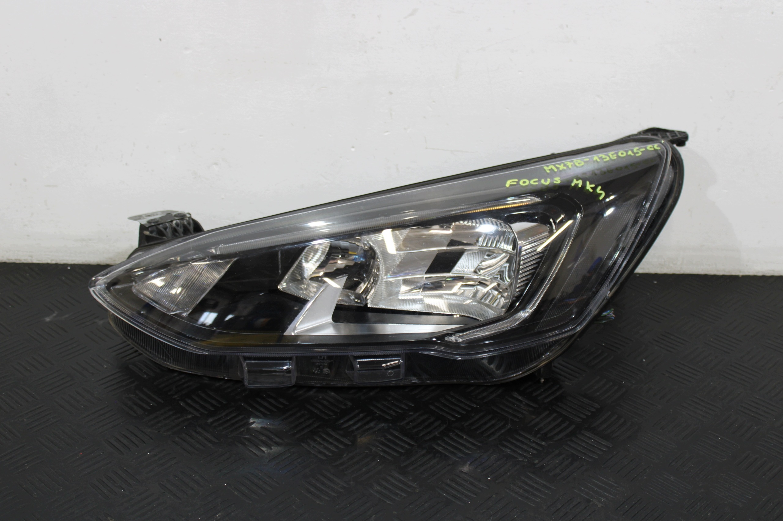 light left front MX7B-12E015-CC FORD FOCUS MK4 KOMBI ST-LINE