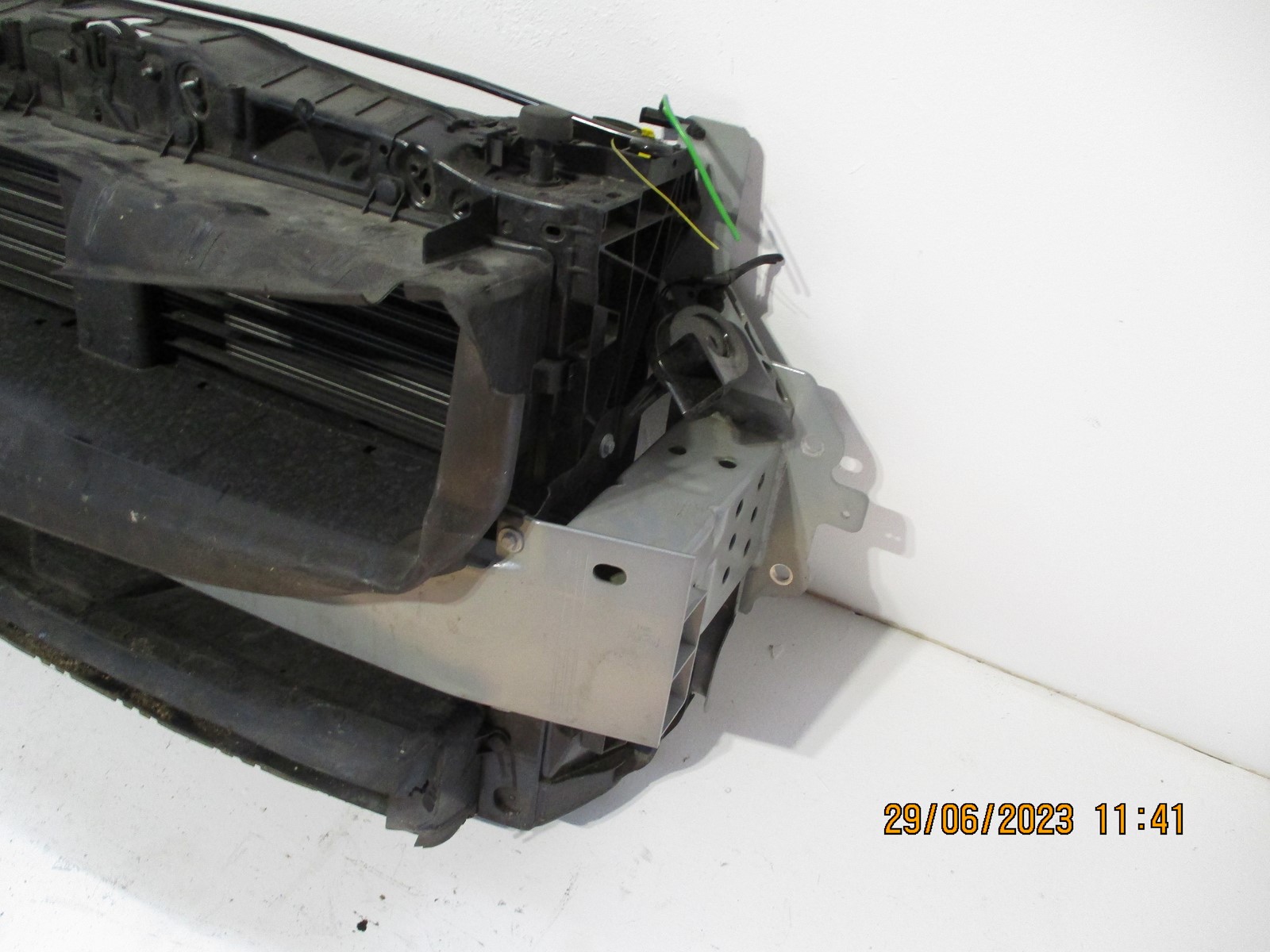 Pas przedni CHŁODNICE FORD KUGA MK3 1,5TDCI Numer katalogowy części PAS  MK3  1,5TDCI X