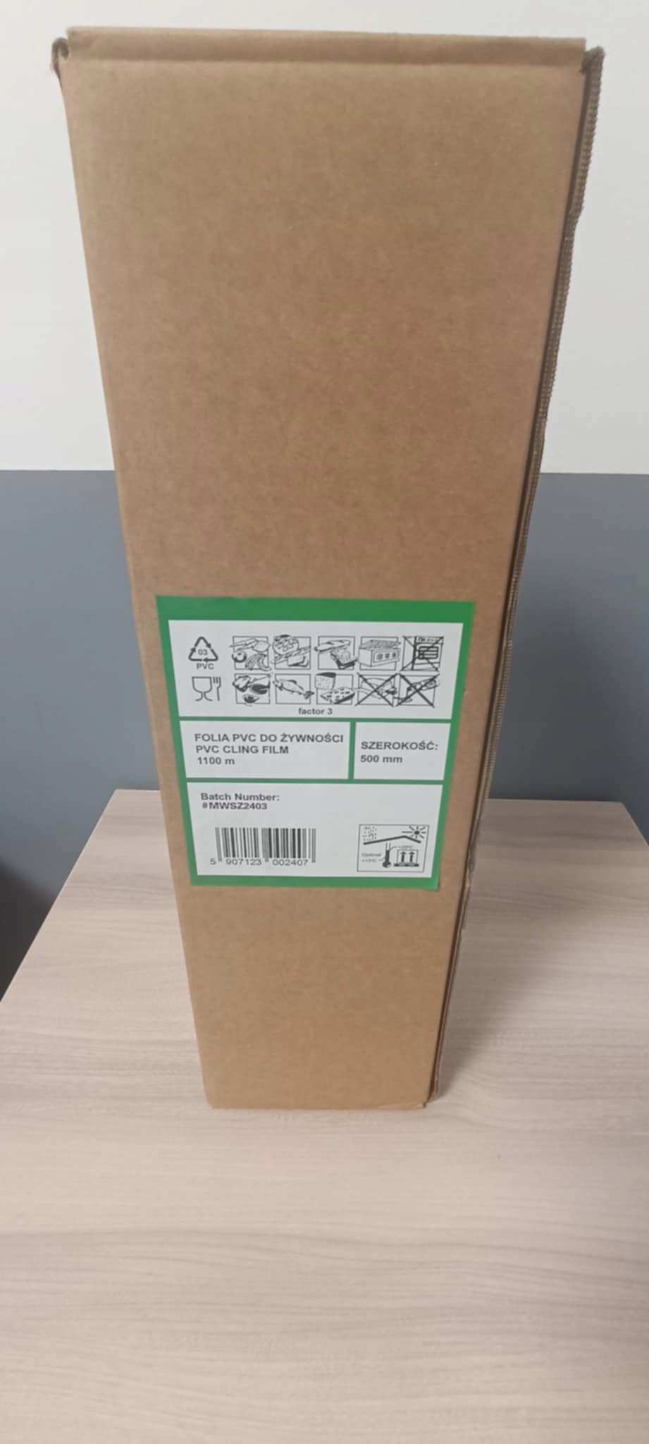 FOLIA SPOŻYWCZA PVC 500 ODDYCHAJĄCA GORĄCY STÓŁ