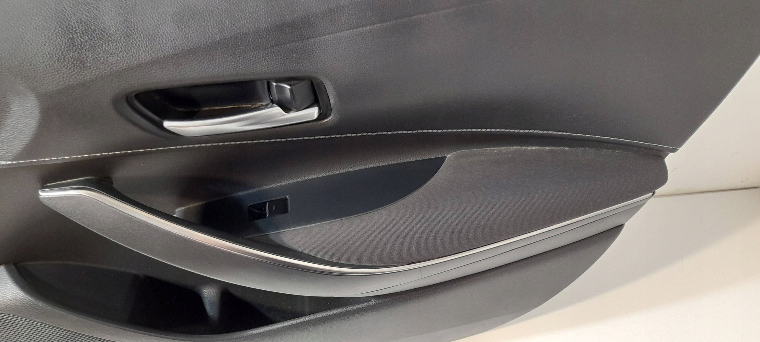 Toyota Corolla E21 side door front left 6761102860 (ET164)