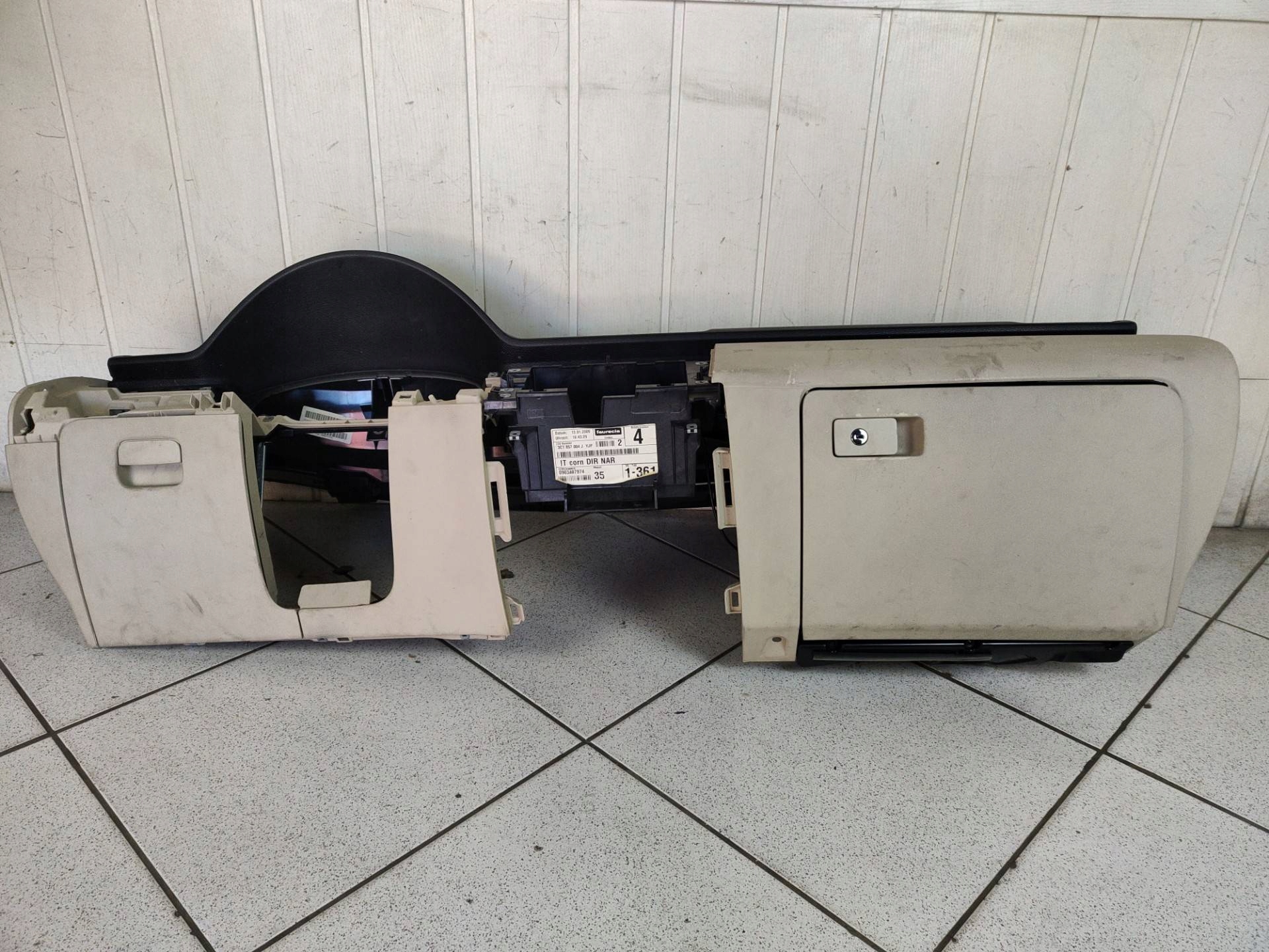 dashboard instrument panel console Volkswagen Passat CC 2009 0903407974