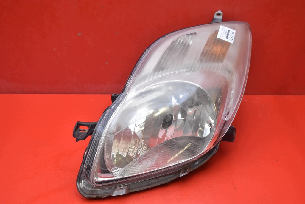 REFLEKTOR left light front EU 81150-0D330 TOYOTA YARIS 2 II 05-09