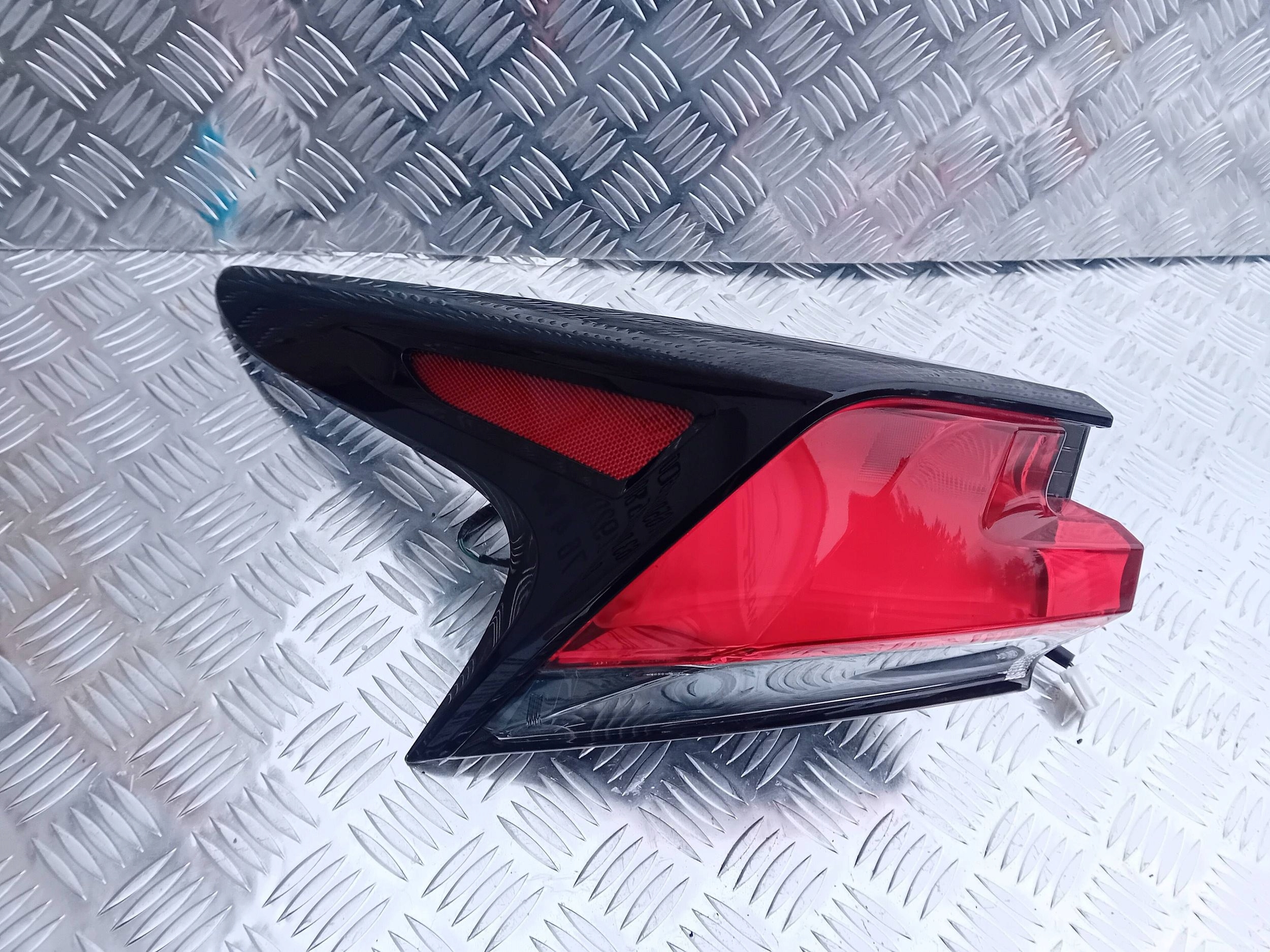 фонарь левый lexus NX