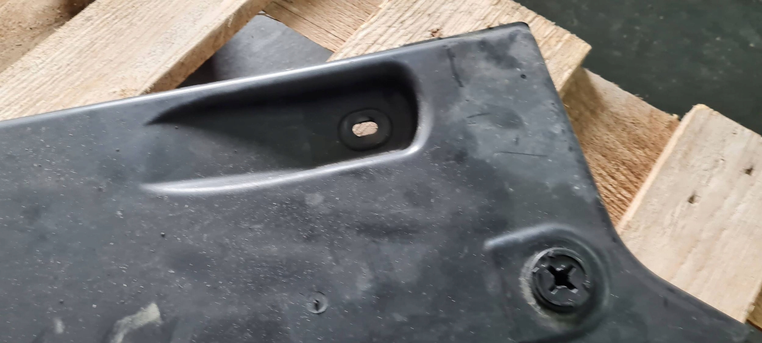 Chrysler Pacifica 2022 cover chassis right front 68234170AC