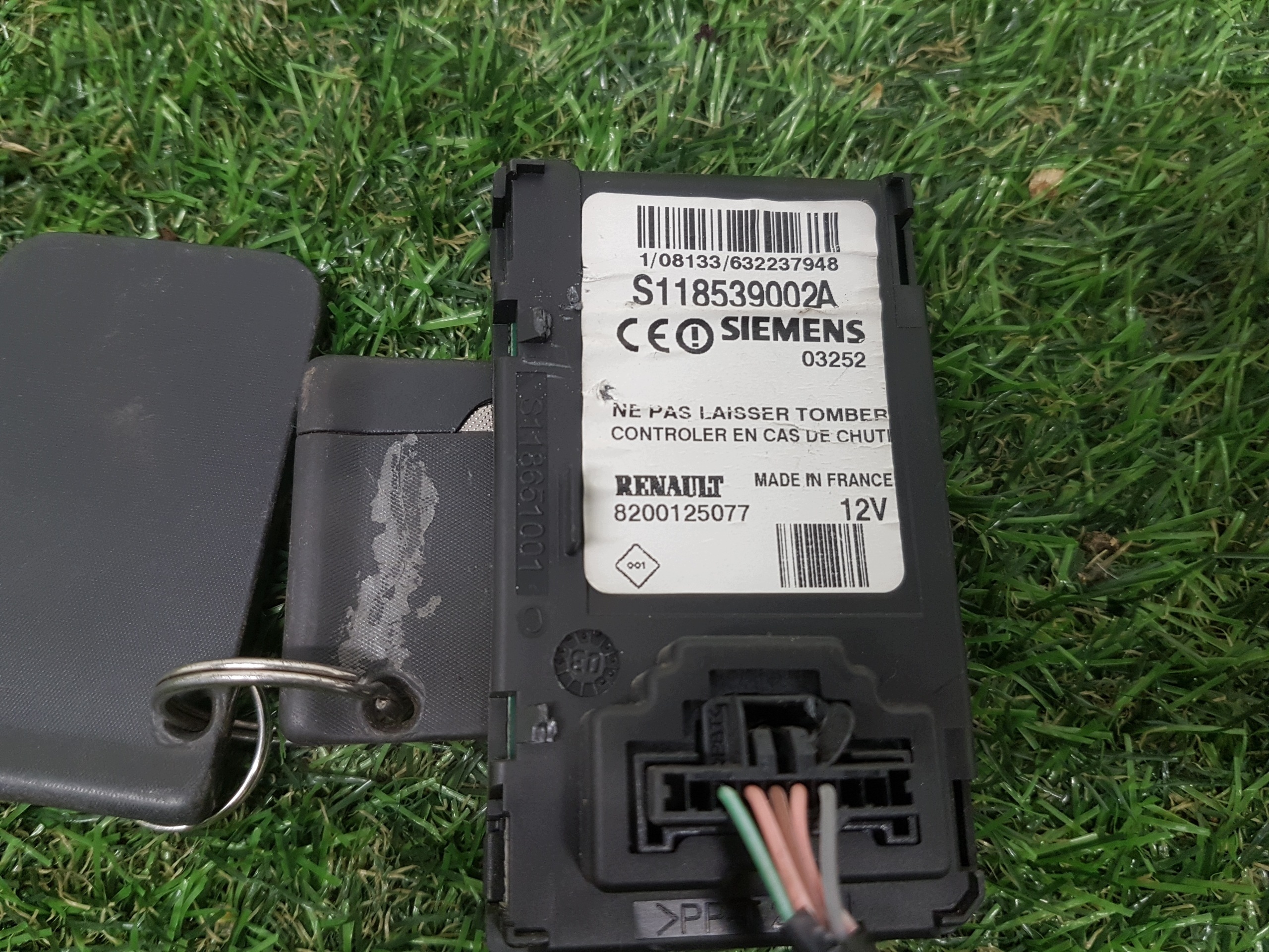 player KARTY RENAULT SCENIC 2 8200125077