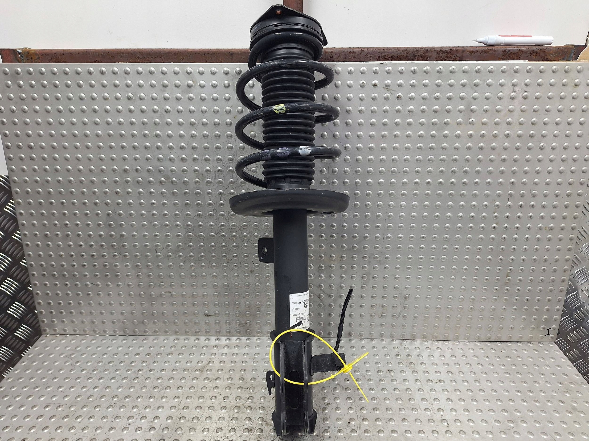 shock absorber front left ALFA ROMEO JUNIOR 25- 824903021858
