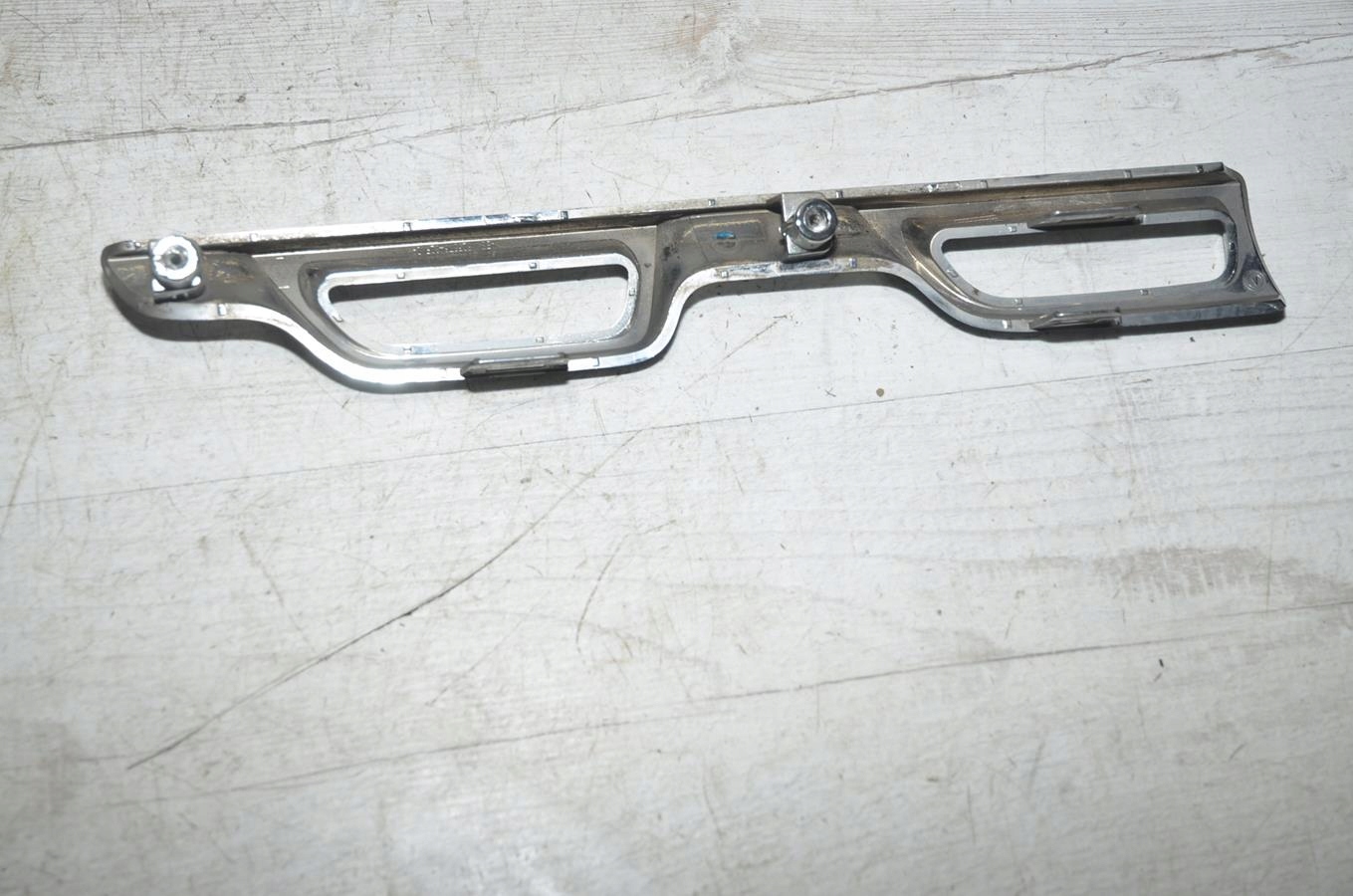 moulding chrom grill left dol Mercedes W176 lift