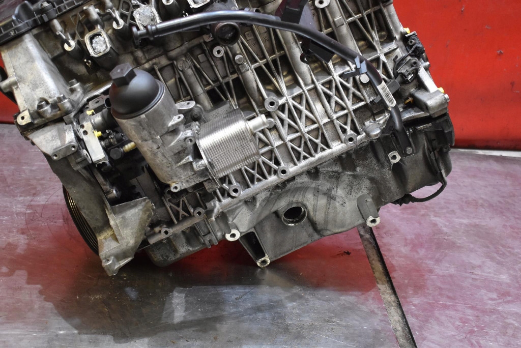 engine DIESEL pump M57D30TU2 BMW X5 E70 3.0 D 235 KM 06-10 KOMPRESJA